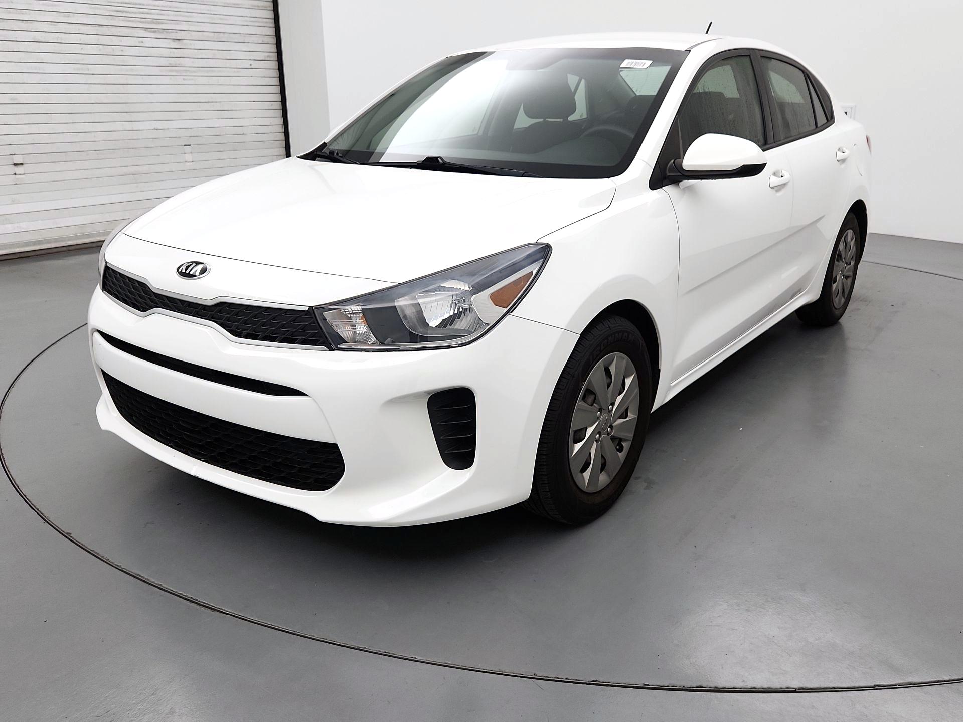 Thumbnail: 2020 Kia Rio - 3