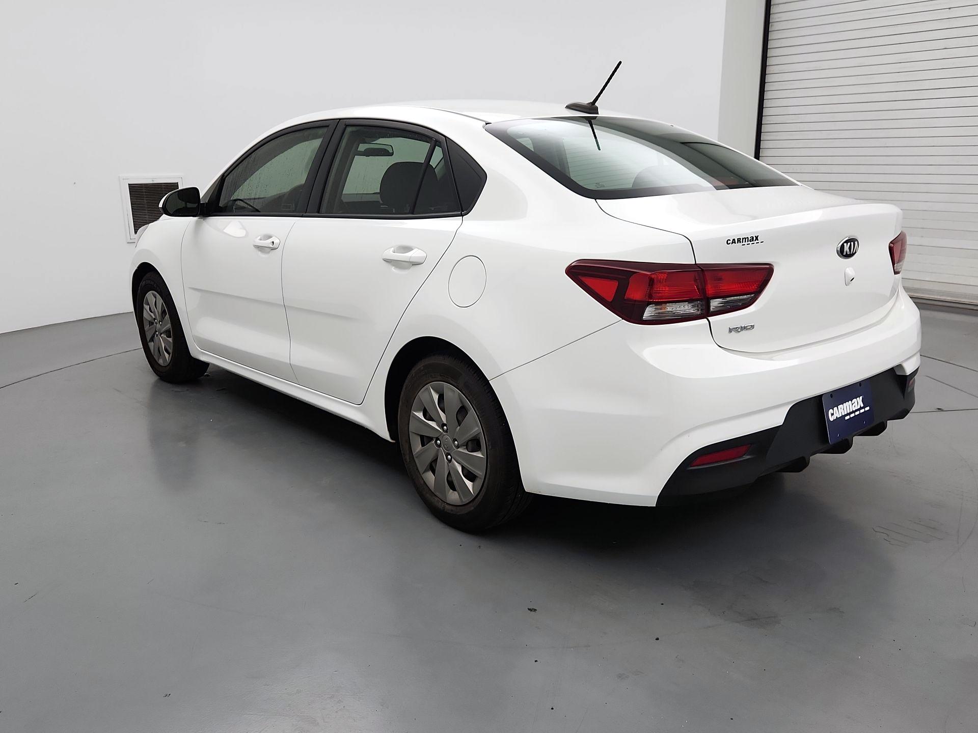 Thumbnail: 2020 Kia Rio - 7