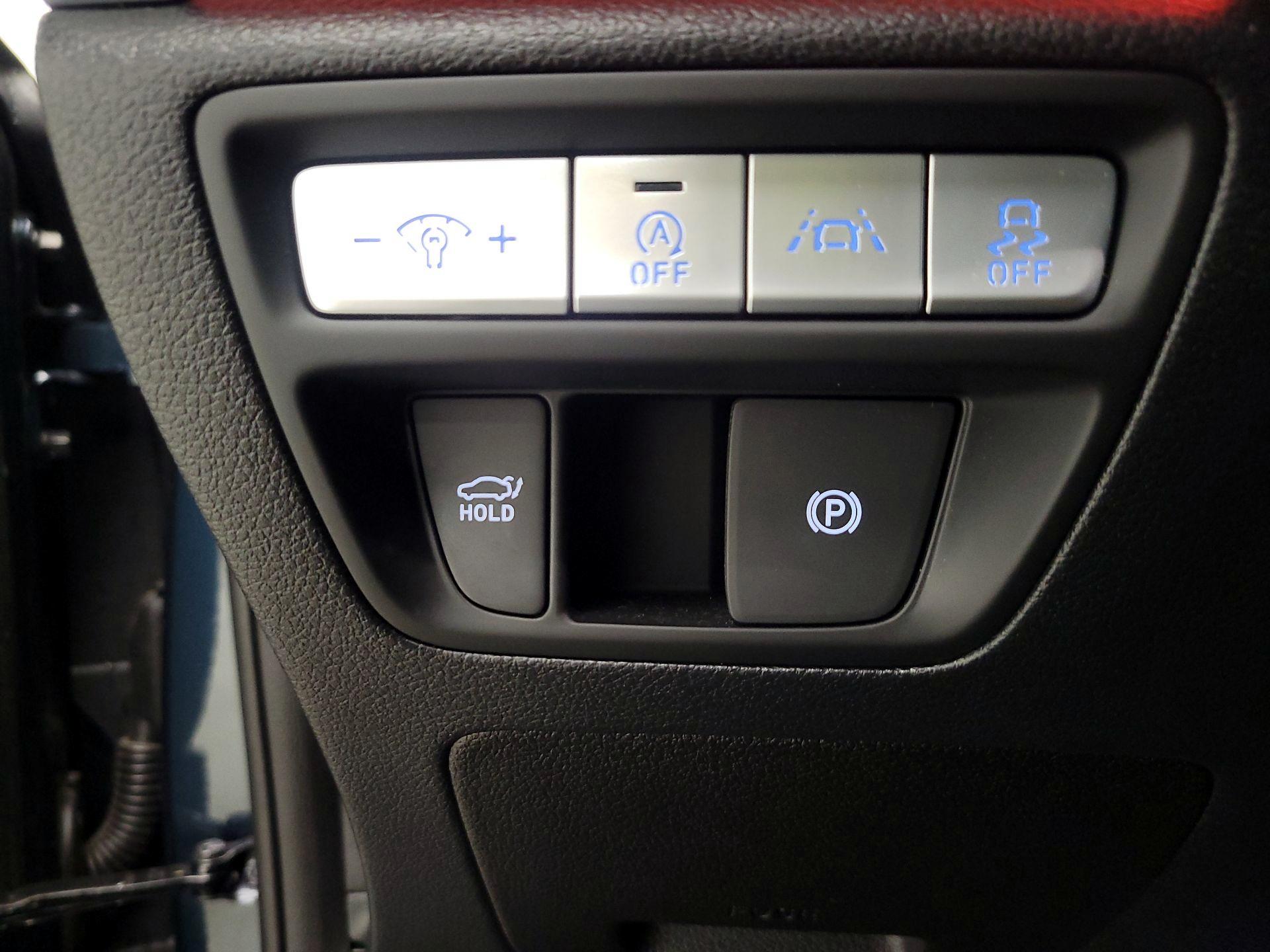 Thumbnail: 2021 Genesis G80 - 13