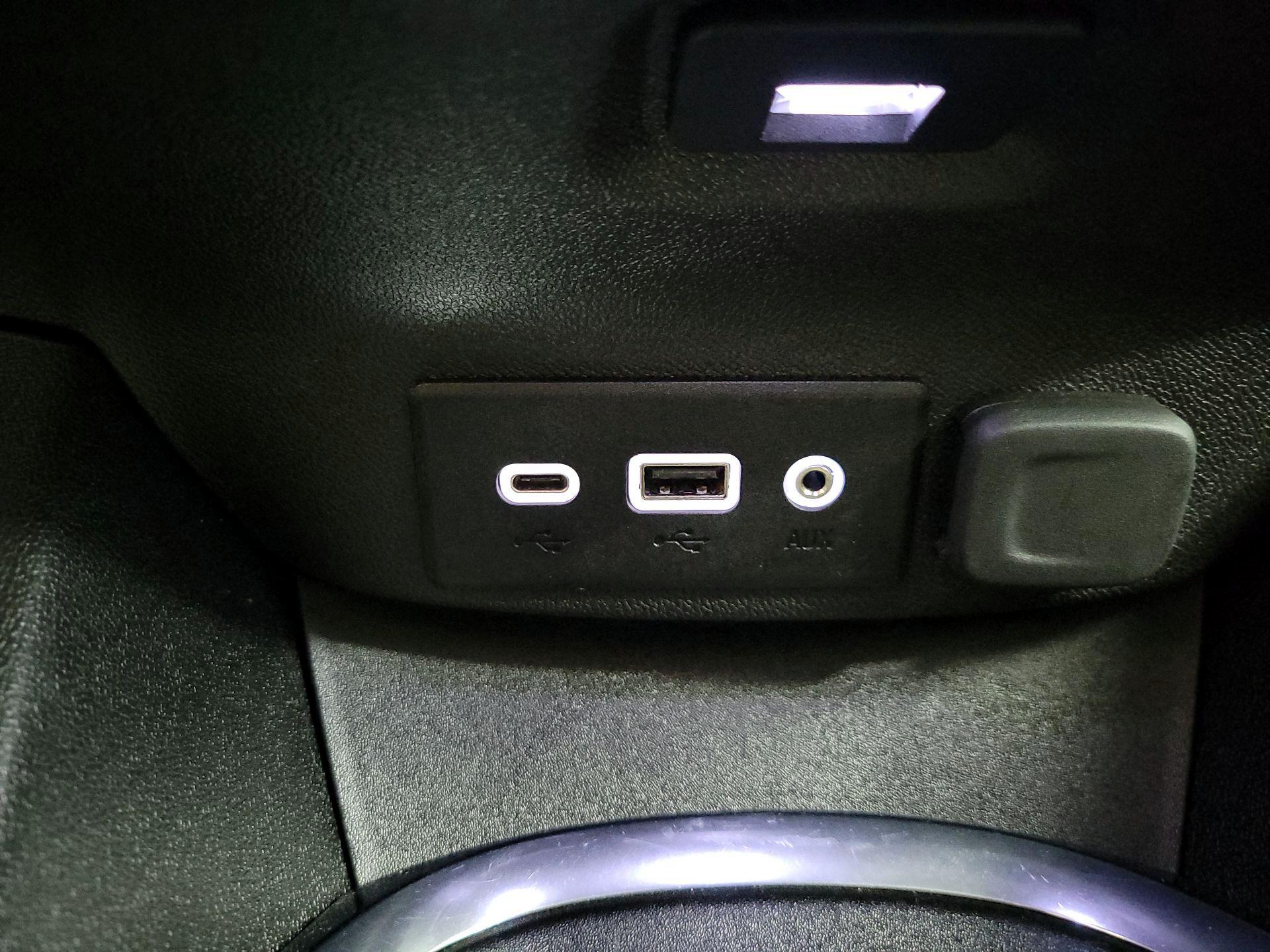 Thumbnail: 2023 Chevrolet Malibu - 18