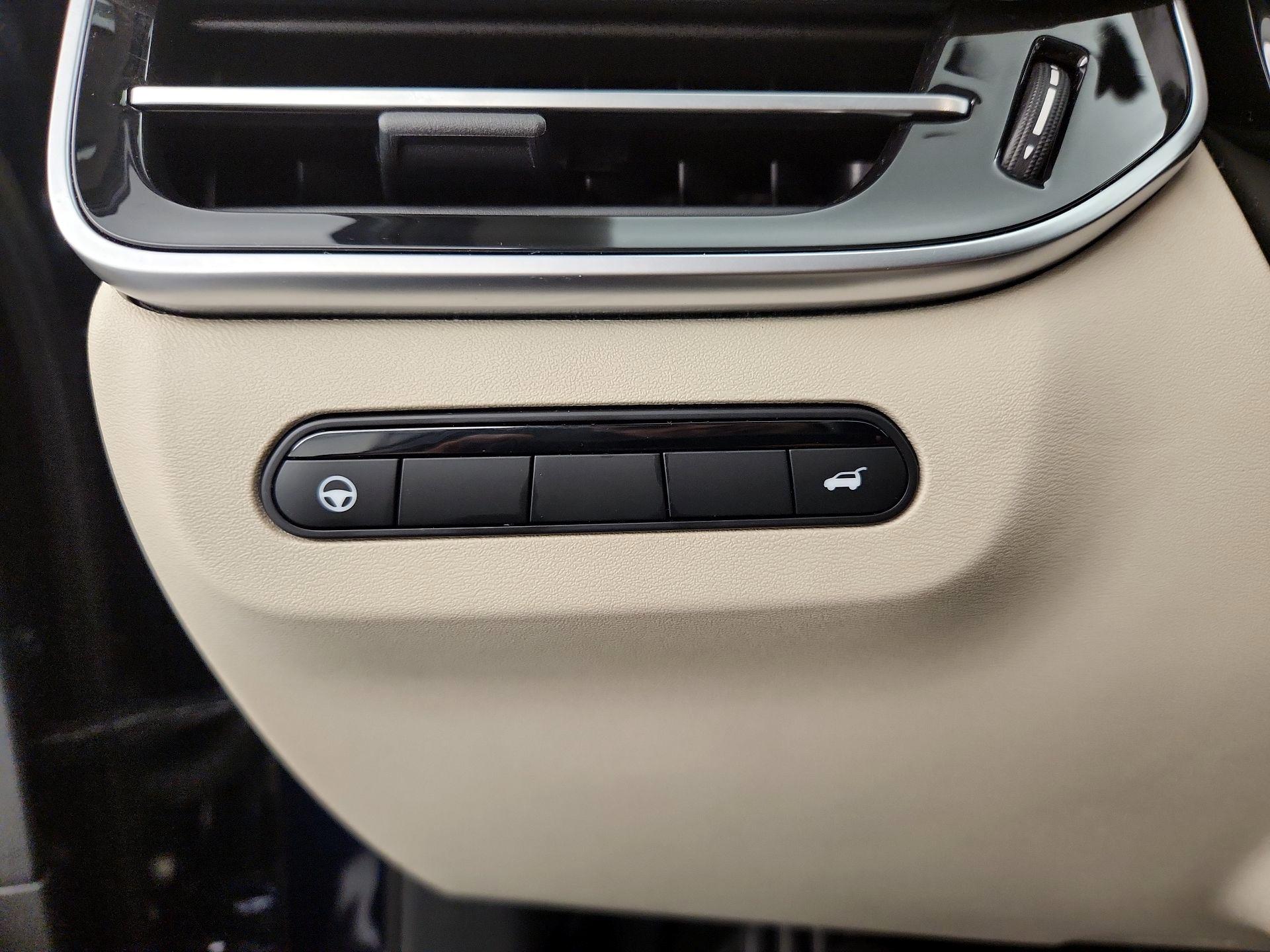 Thumbnail: 2025 INFINITI QX60 - 13