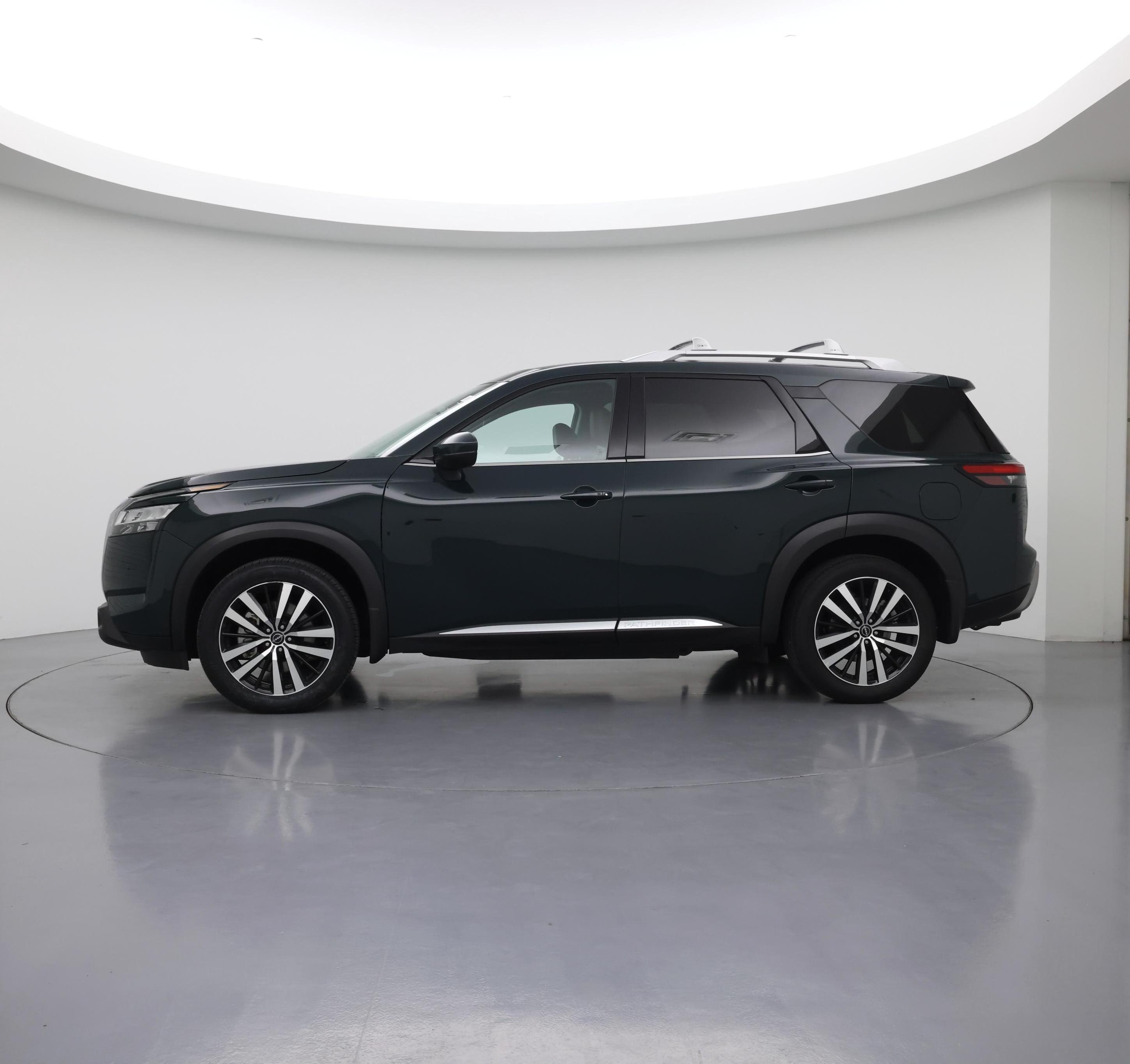 Thumbnail: 2024 Nissan Pathfinder - 3