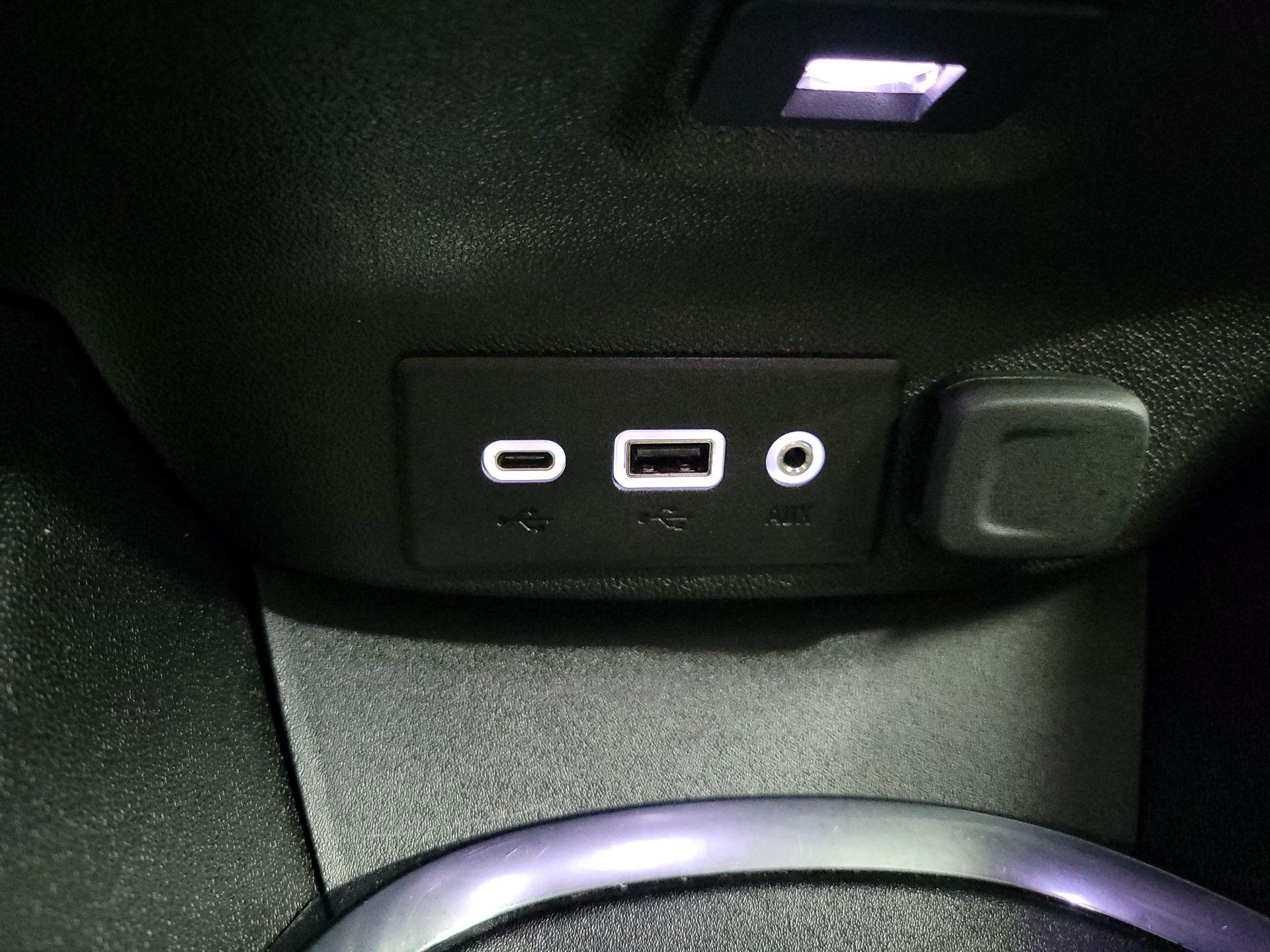 Thumbnail: 2023 Chevrolet Malibu - 18