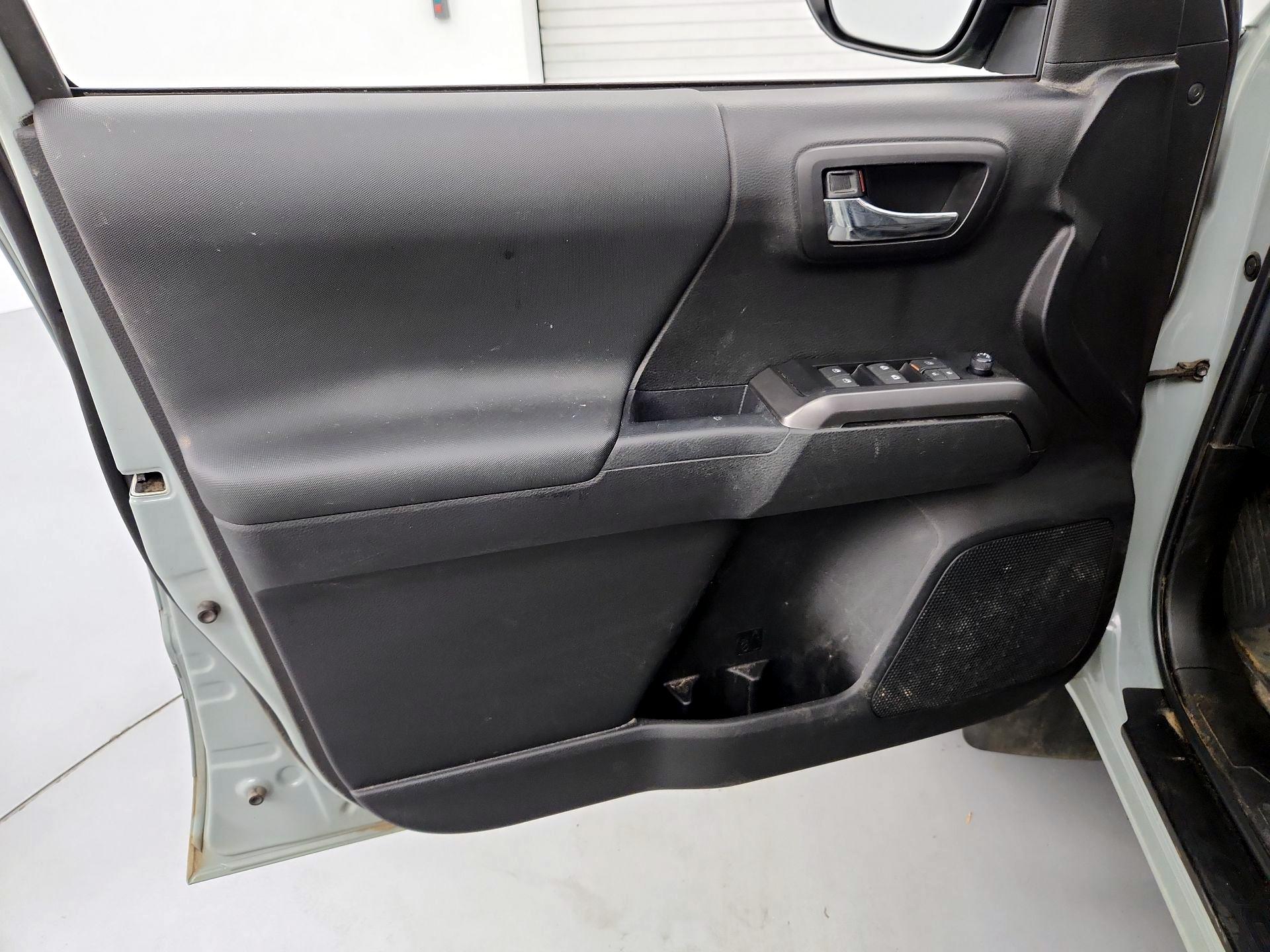 Thumbnail: 2023 Toyota Tacoma - 12