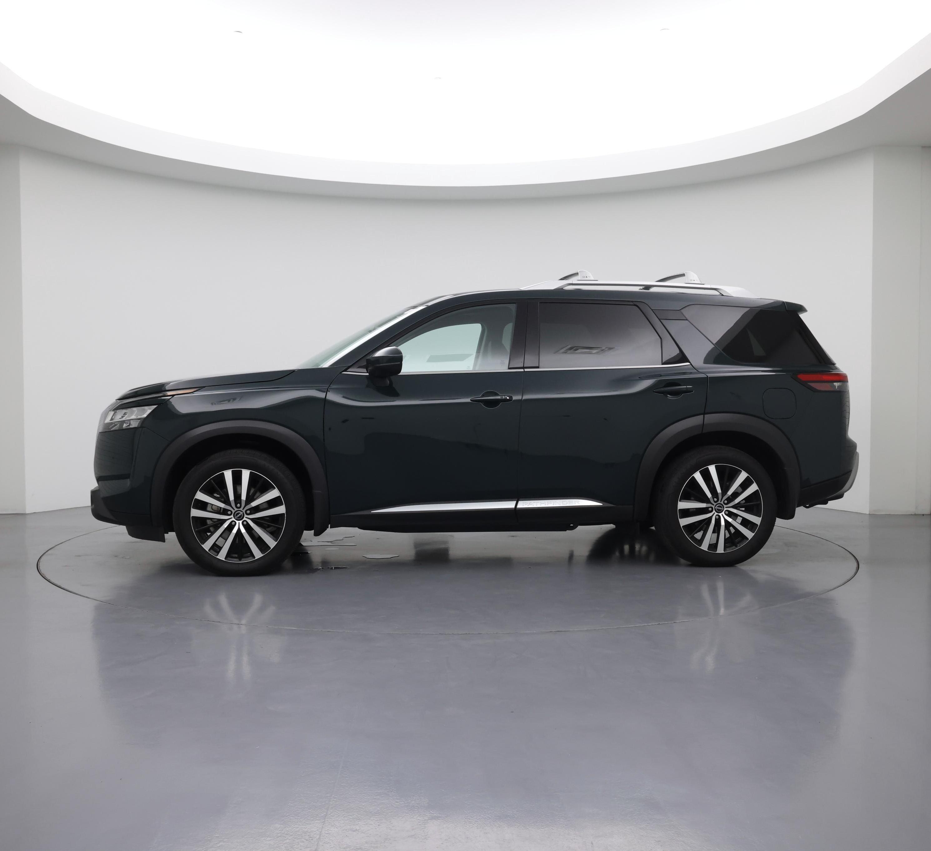 Thumbnail: 2024 Nissan Pathfinder - 3