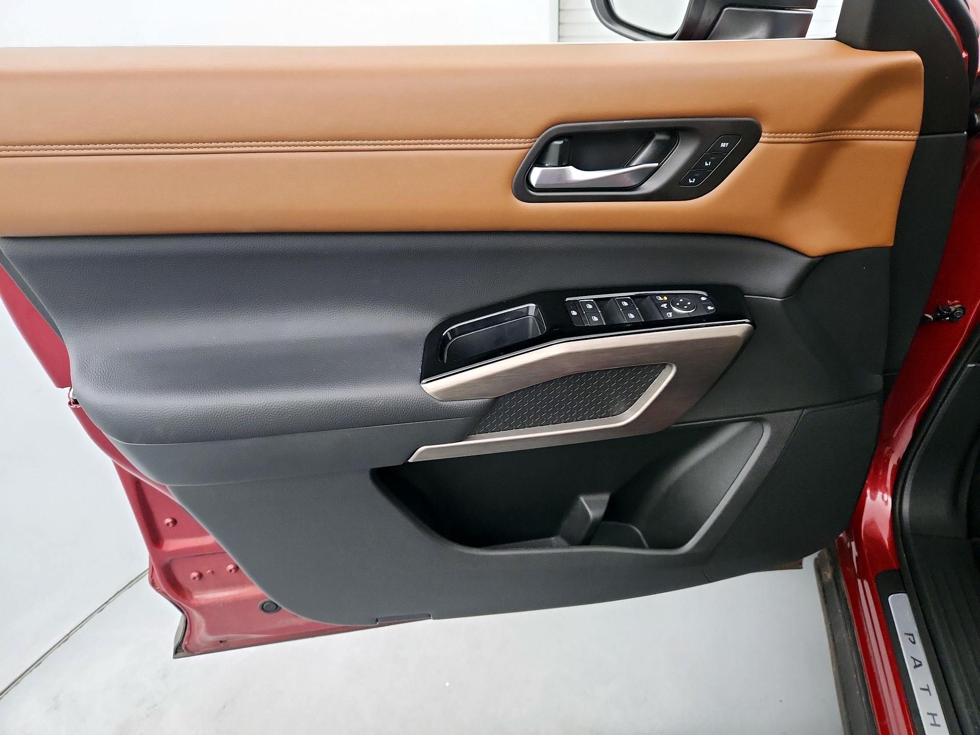 Thumbnail: 2024 Nissan Pathfinder - 12