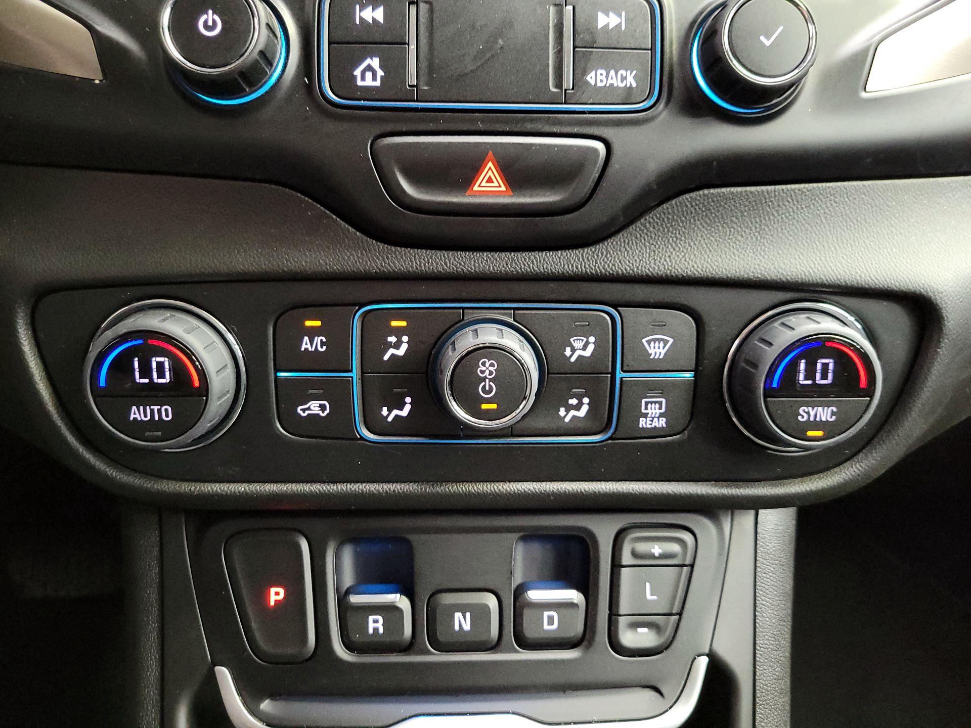 Thumbnail: 2020 GMC Terrain - 17