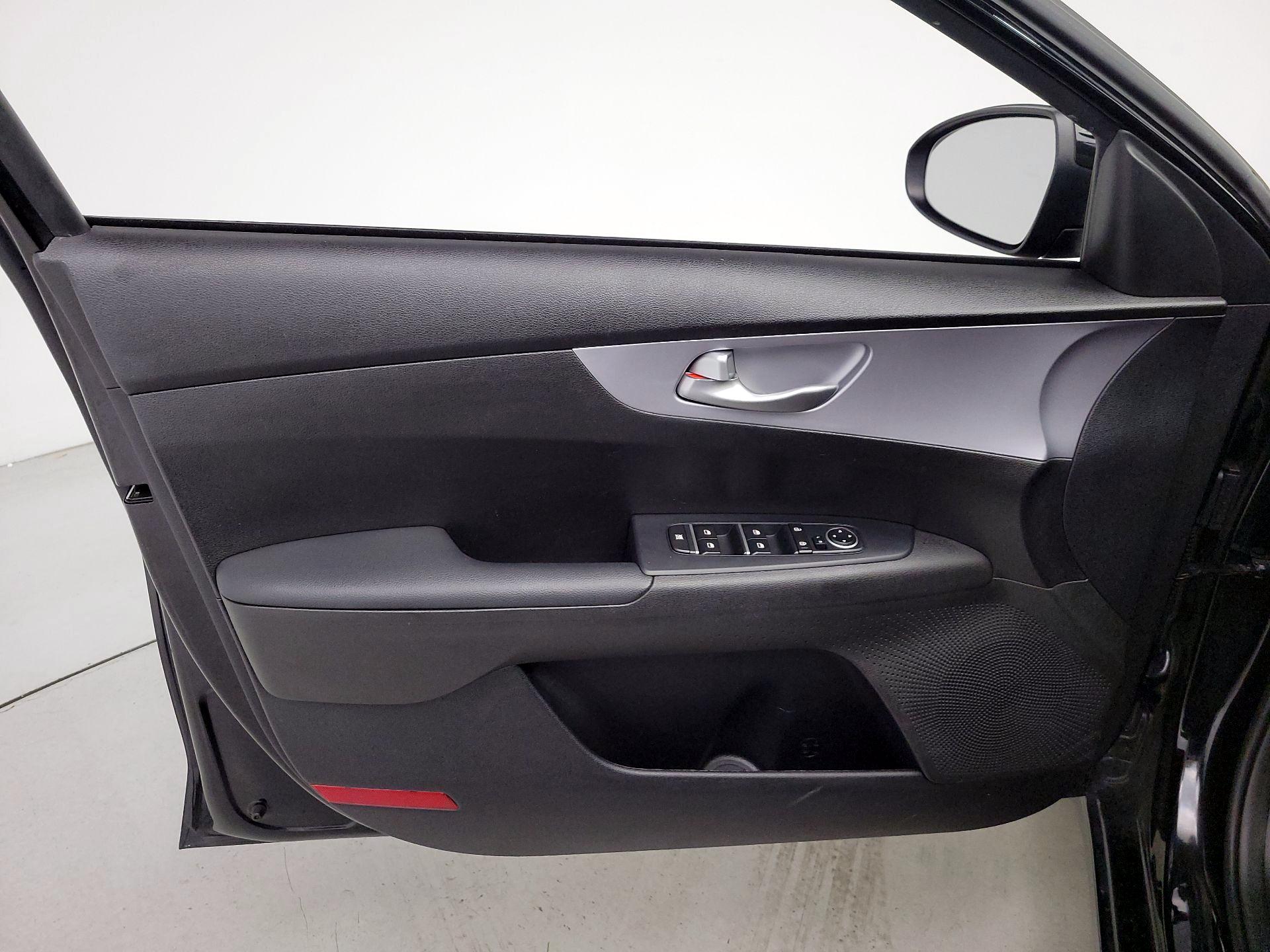 Thumbnail: 2024 Kia Forte - 12