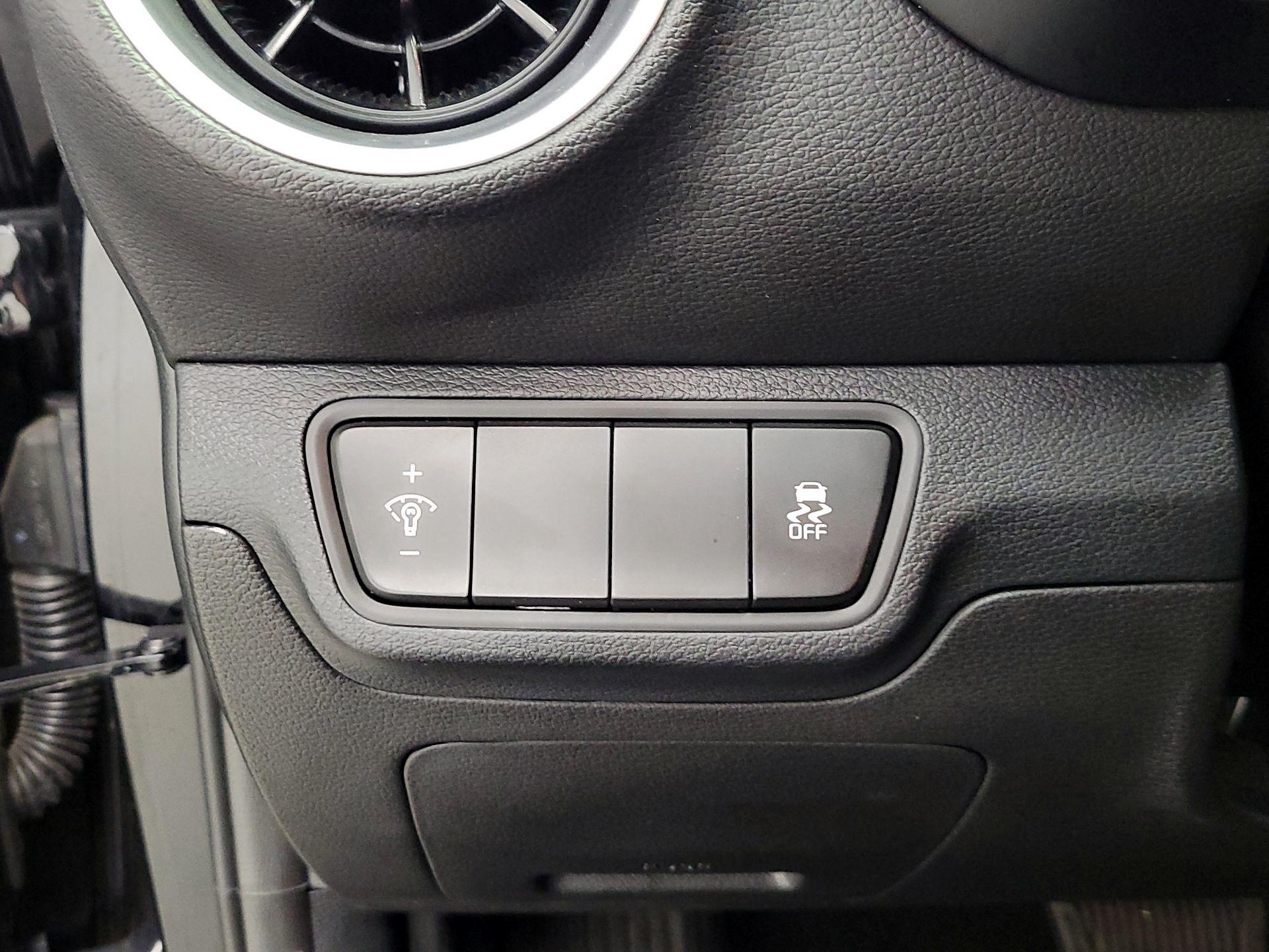 Thumbnail: 2024 Kia Forte - 13