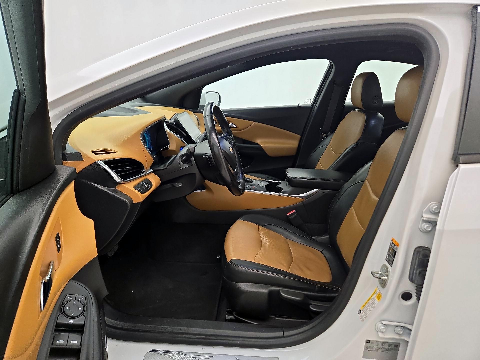 Thumbnail: 2017 Chevrolet Volt - 11