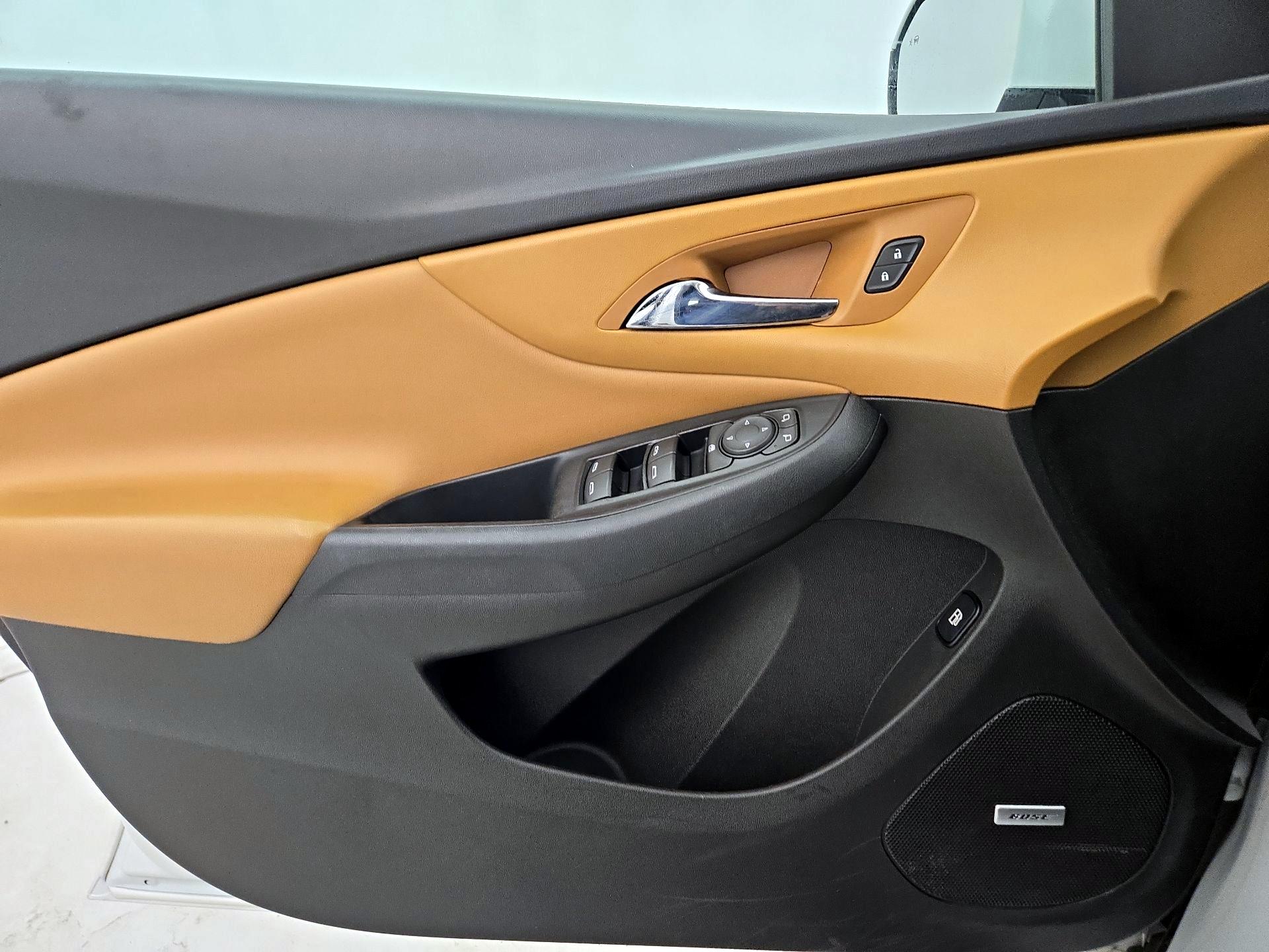 Thumbnail: 2017 Chevrolet Volt - 12