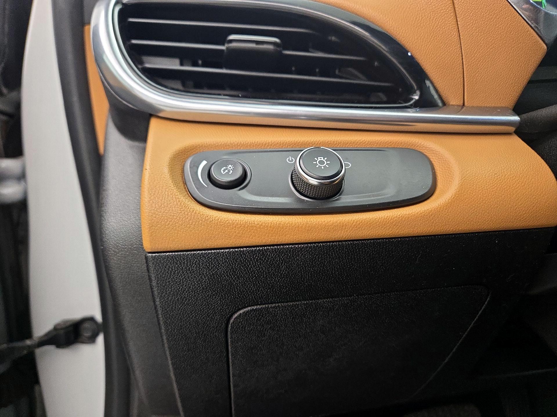 Thumbnail: 2017 Chevrolet Volt - 13