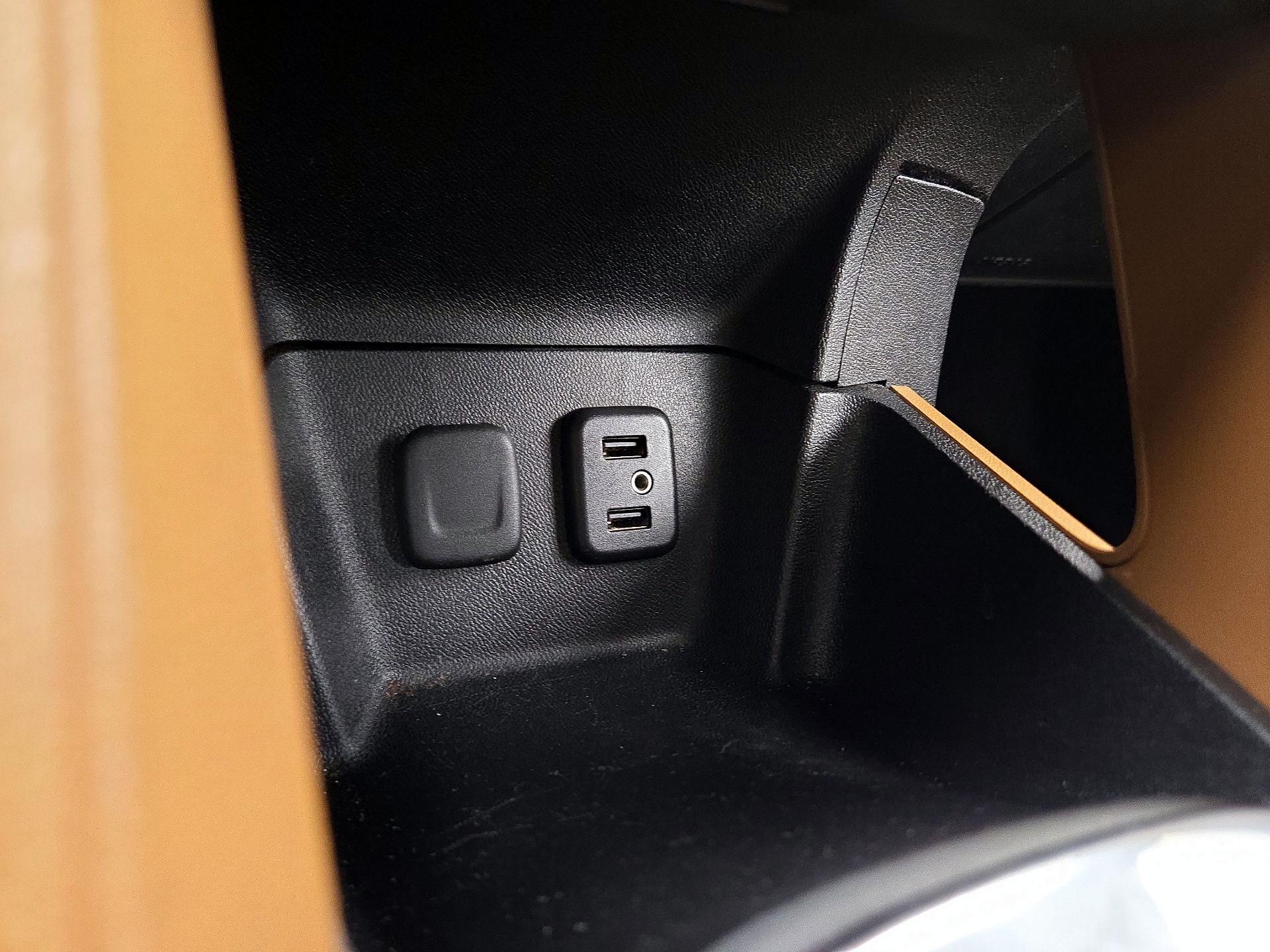 Thumbnail: 2017 Chevrolet Volt - 18