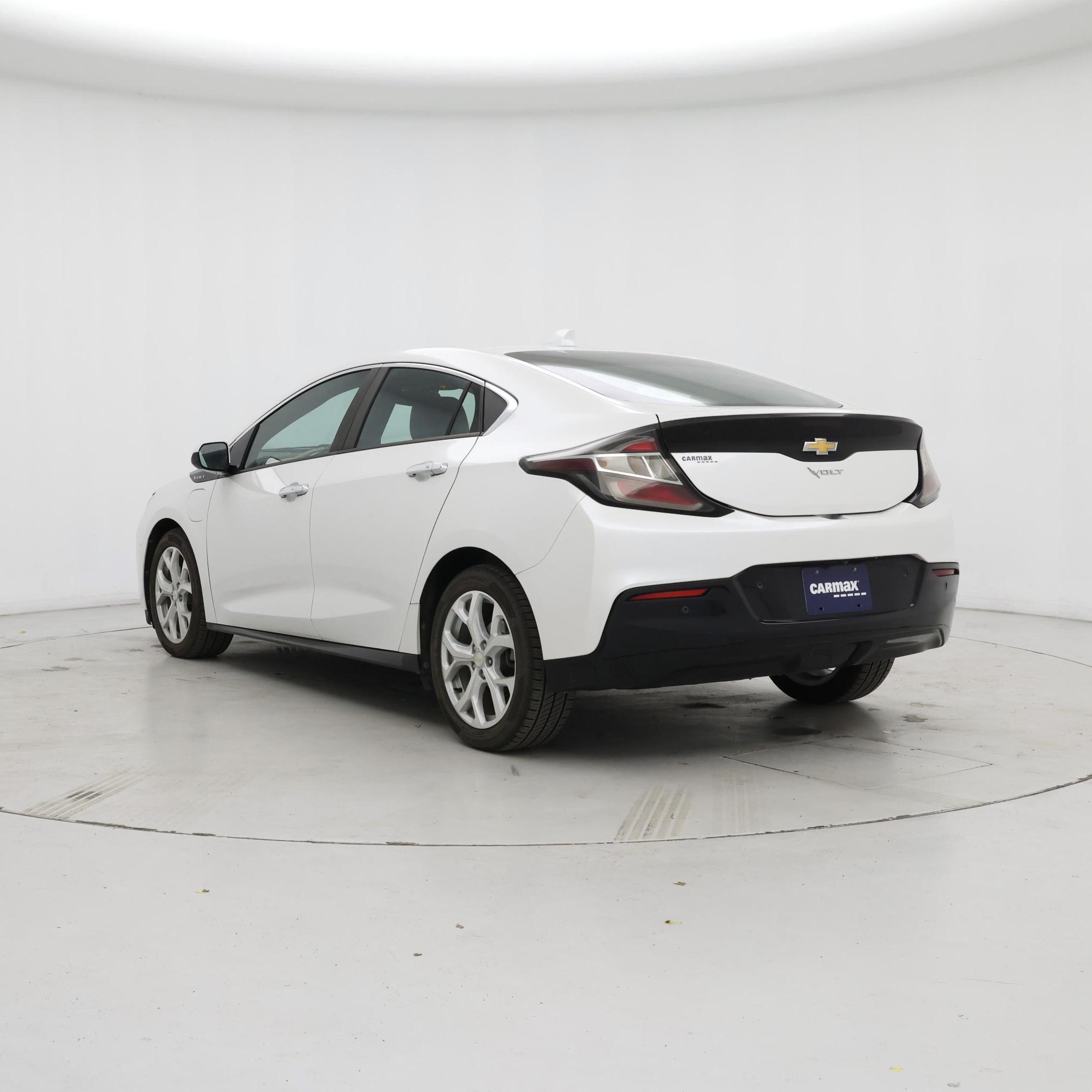 Thumbnail: 2017 Chevrolet Volt - 2