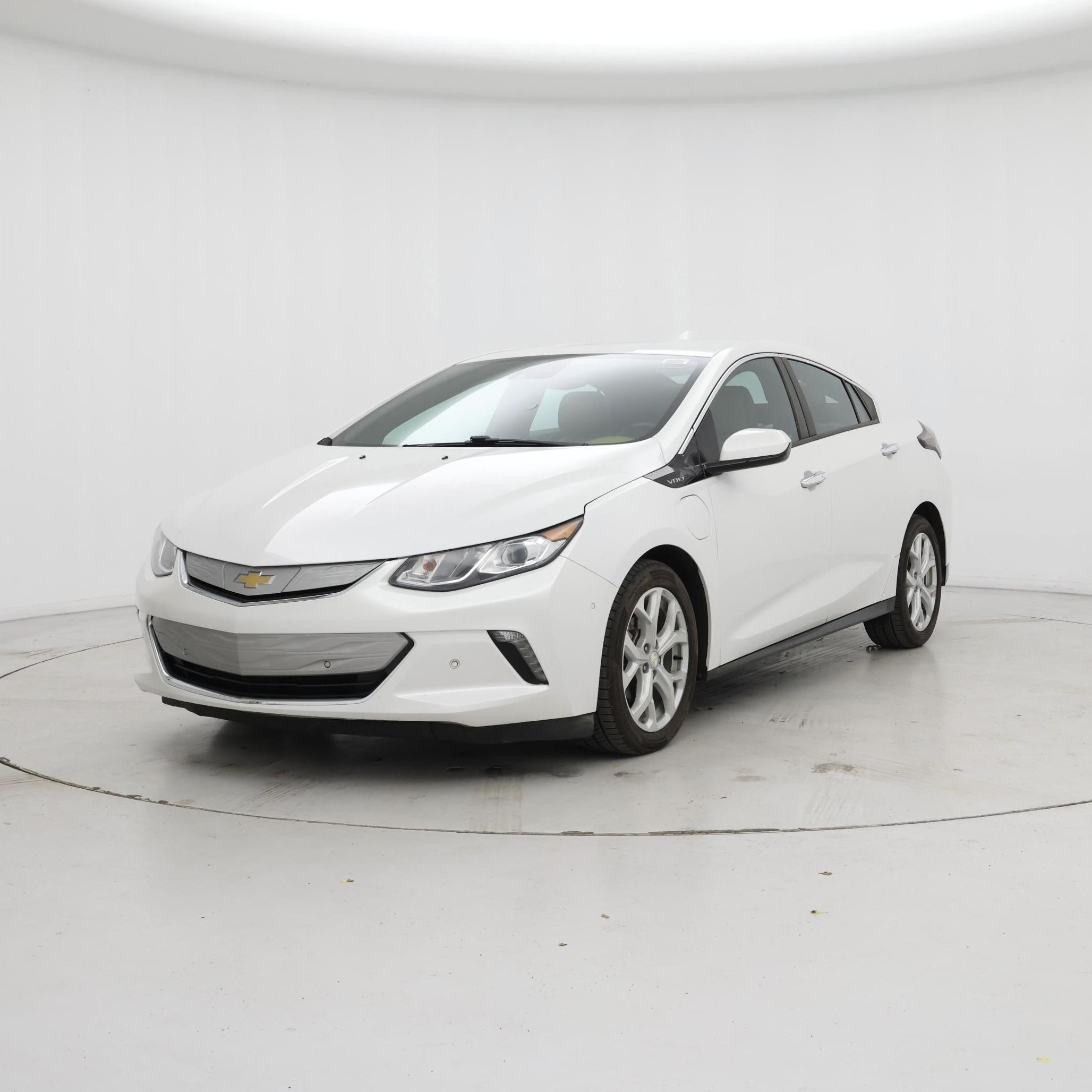 Thumbnail: 2017 Chevrolet Volt - 4