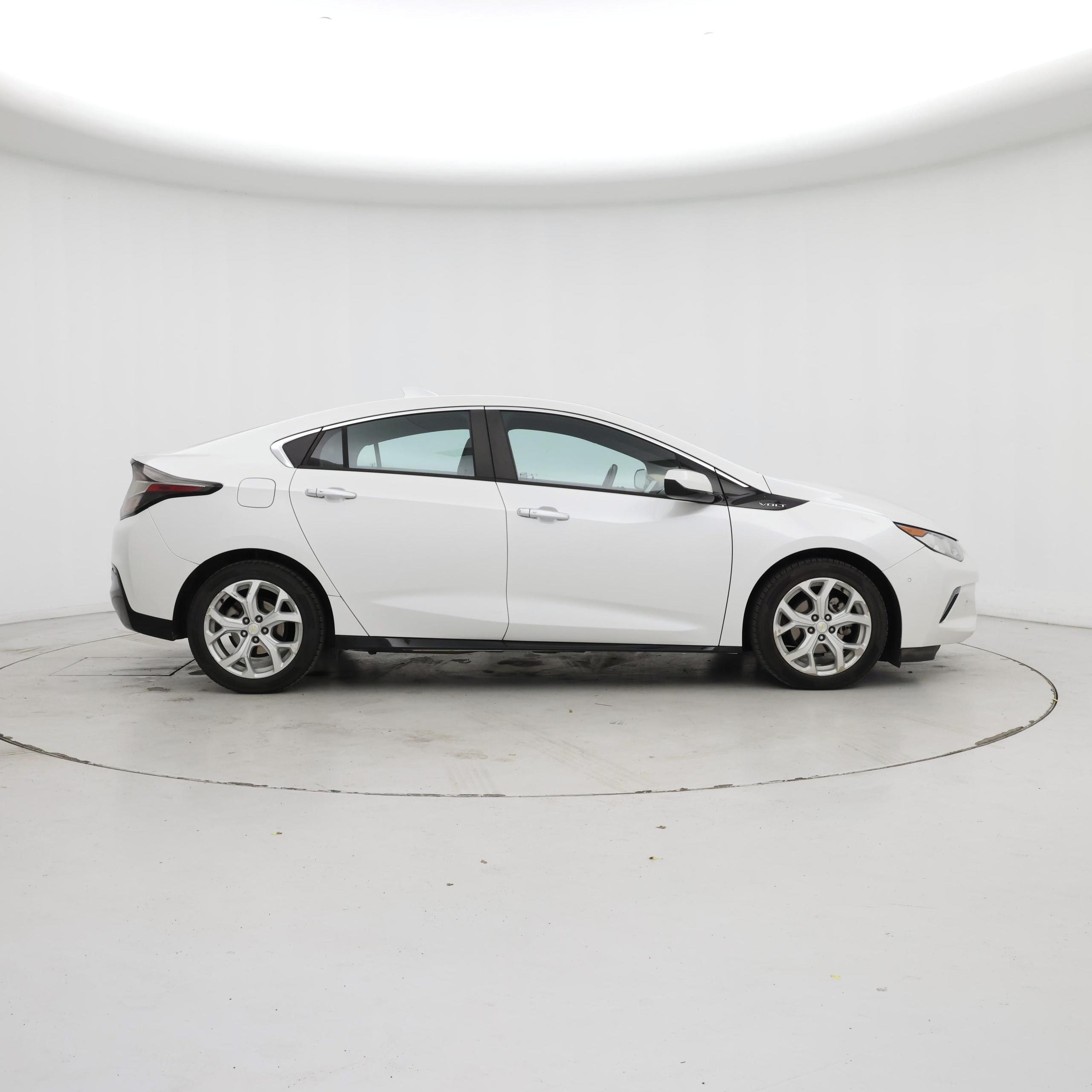 Thumbnail: 2017 Chevrolet Volt - 7