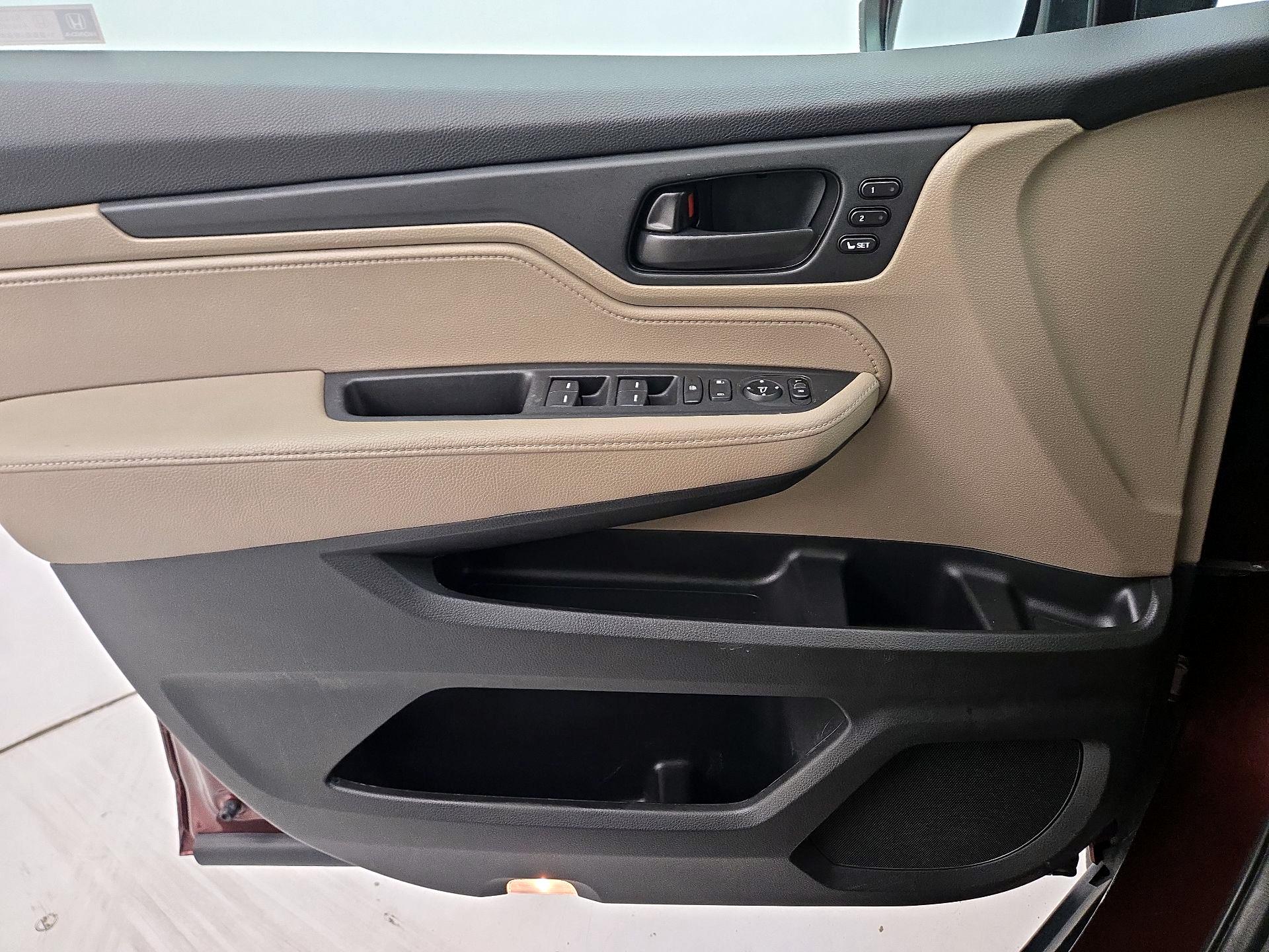 Thumbnail: 2019 Honda Odyssey - 12