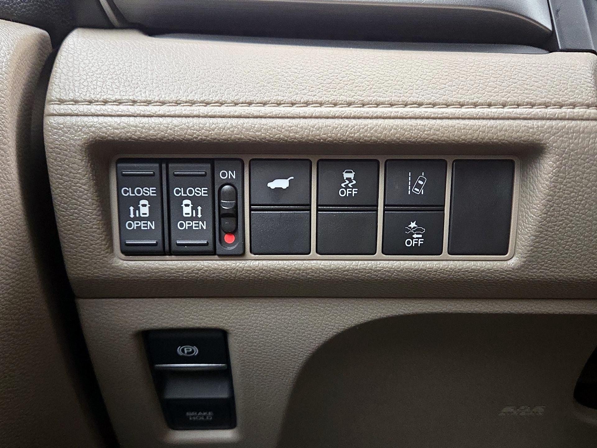 Thumbnail: 2019 Honda Odyssey - 13