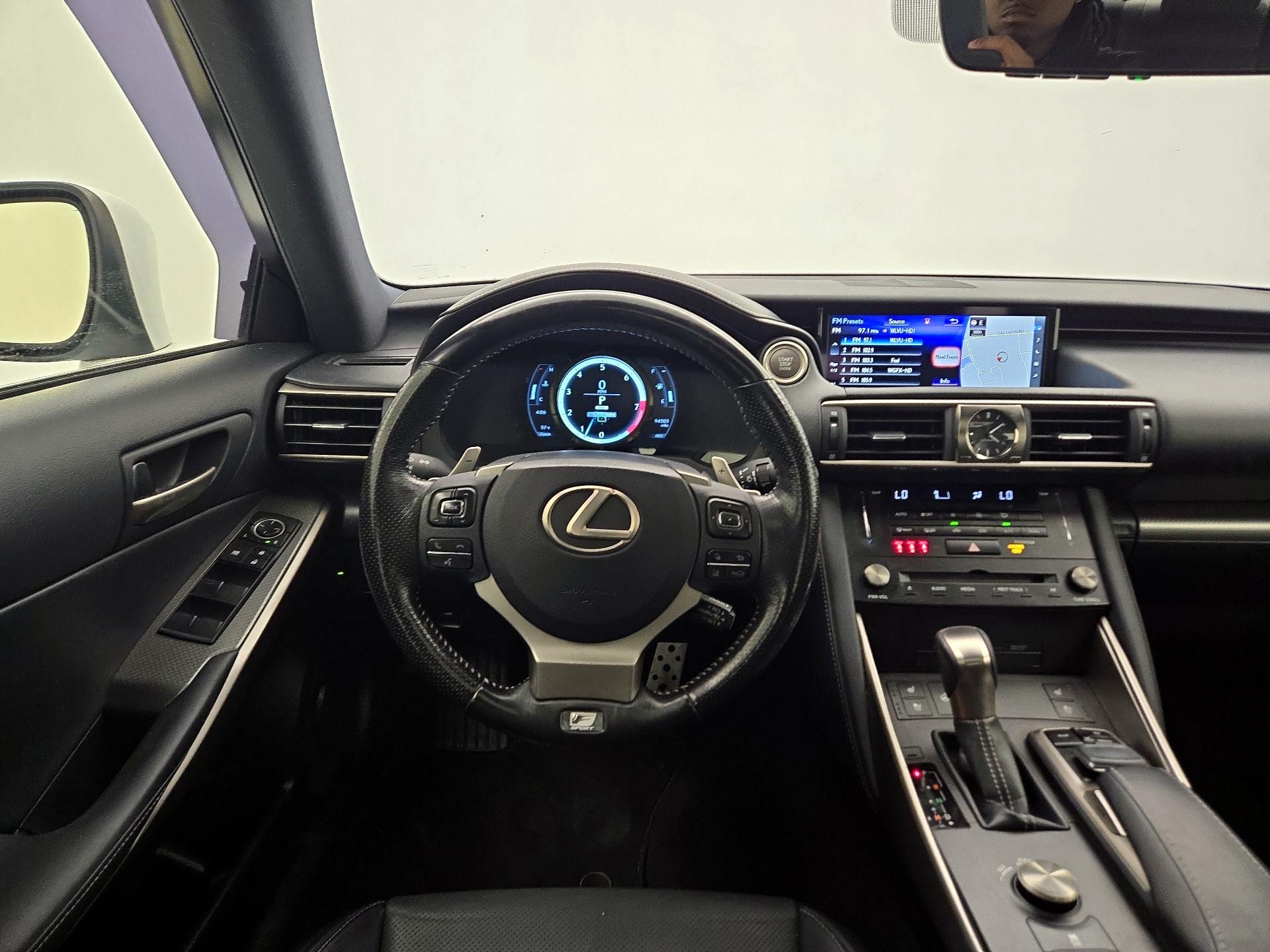 Thumbnail: 2018 Lexus IS - 10