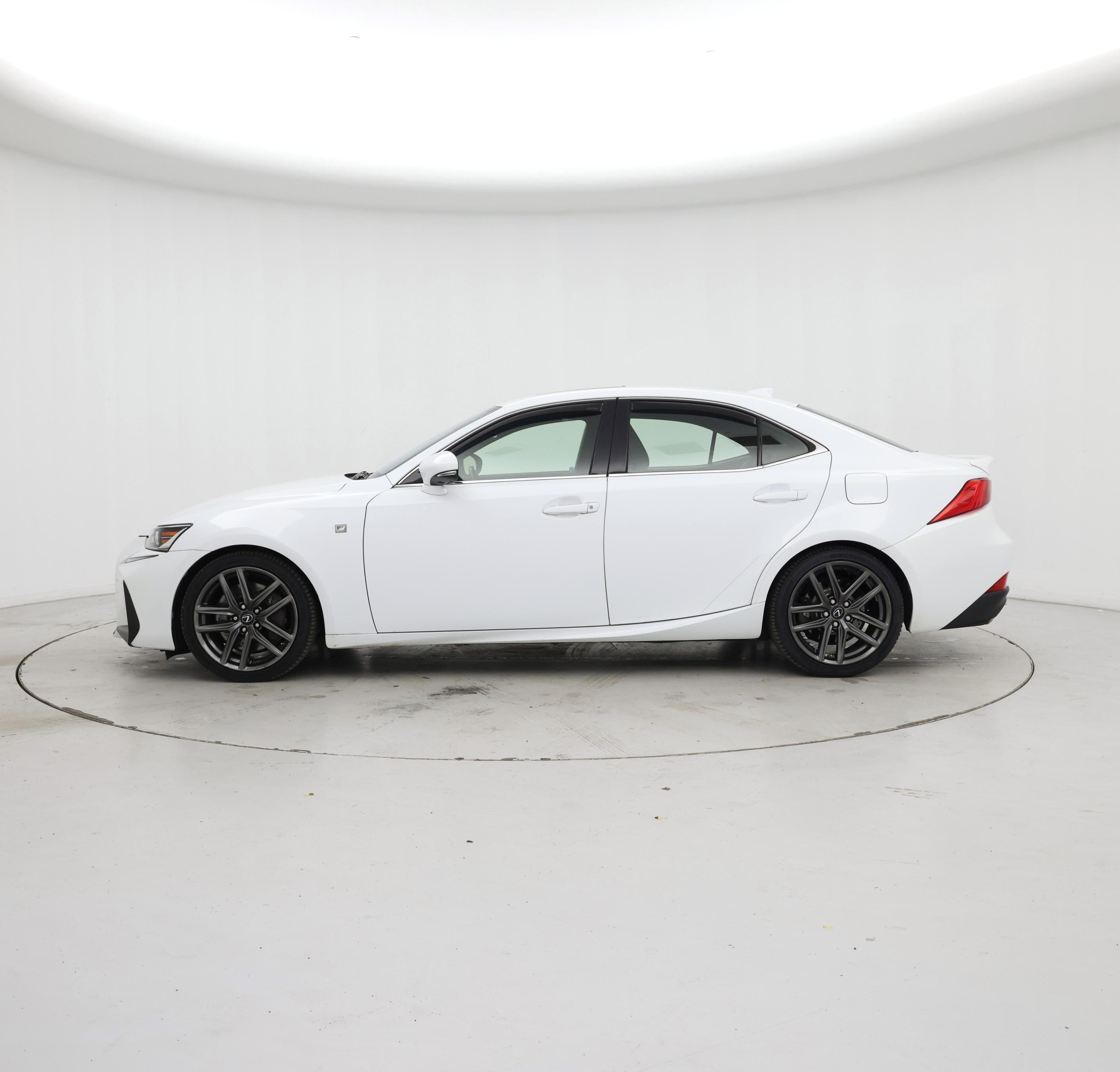 Thumbnail: 2018 Lexus IS - 3