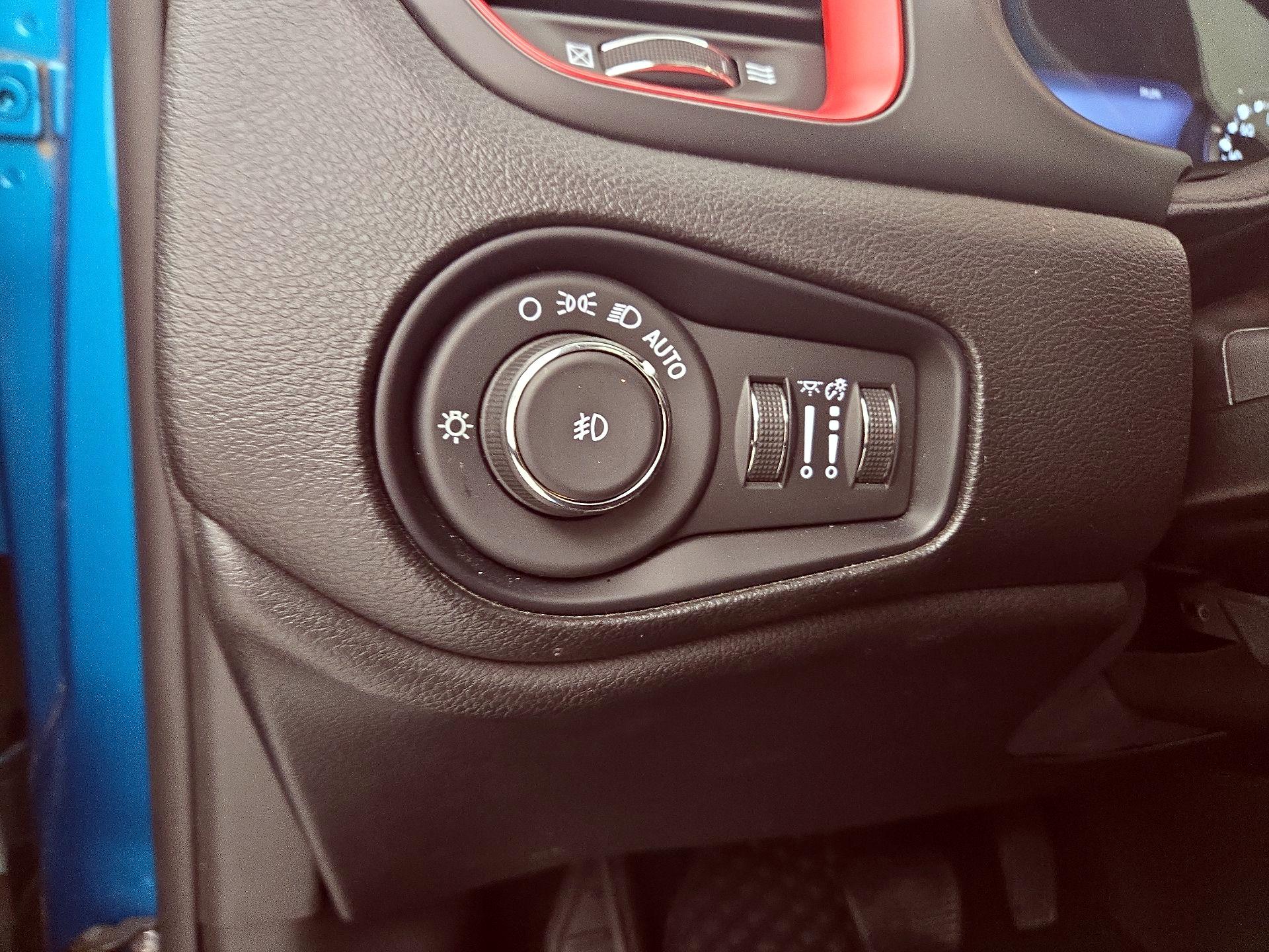 Thumbnail: 2022 Jeep Renegade - 13