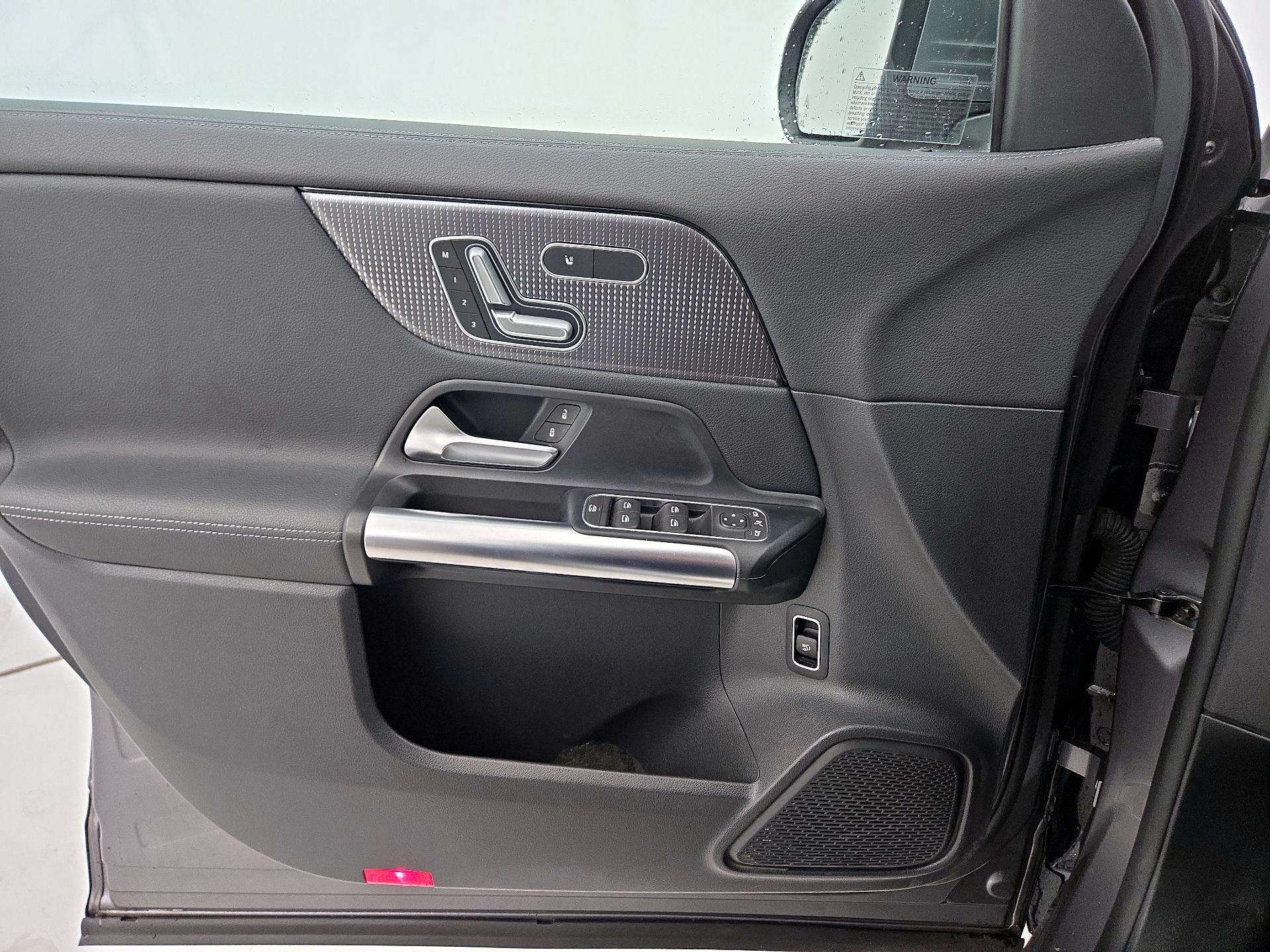 Thumbnail: 2021 Mercedes-Benz GLA - 12