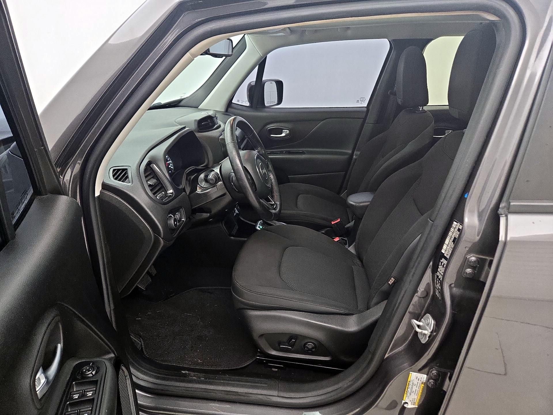 Thumbnail: 2018 Jeep Renegade - 11