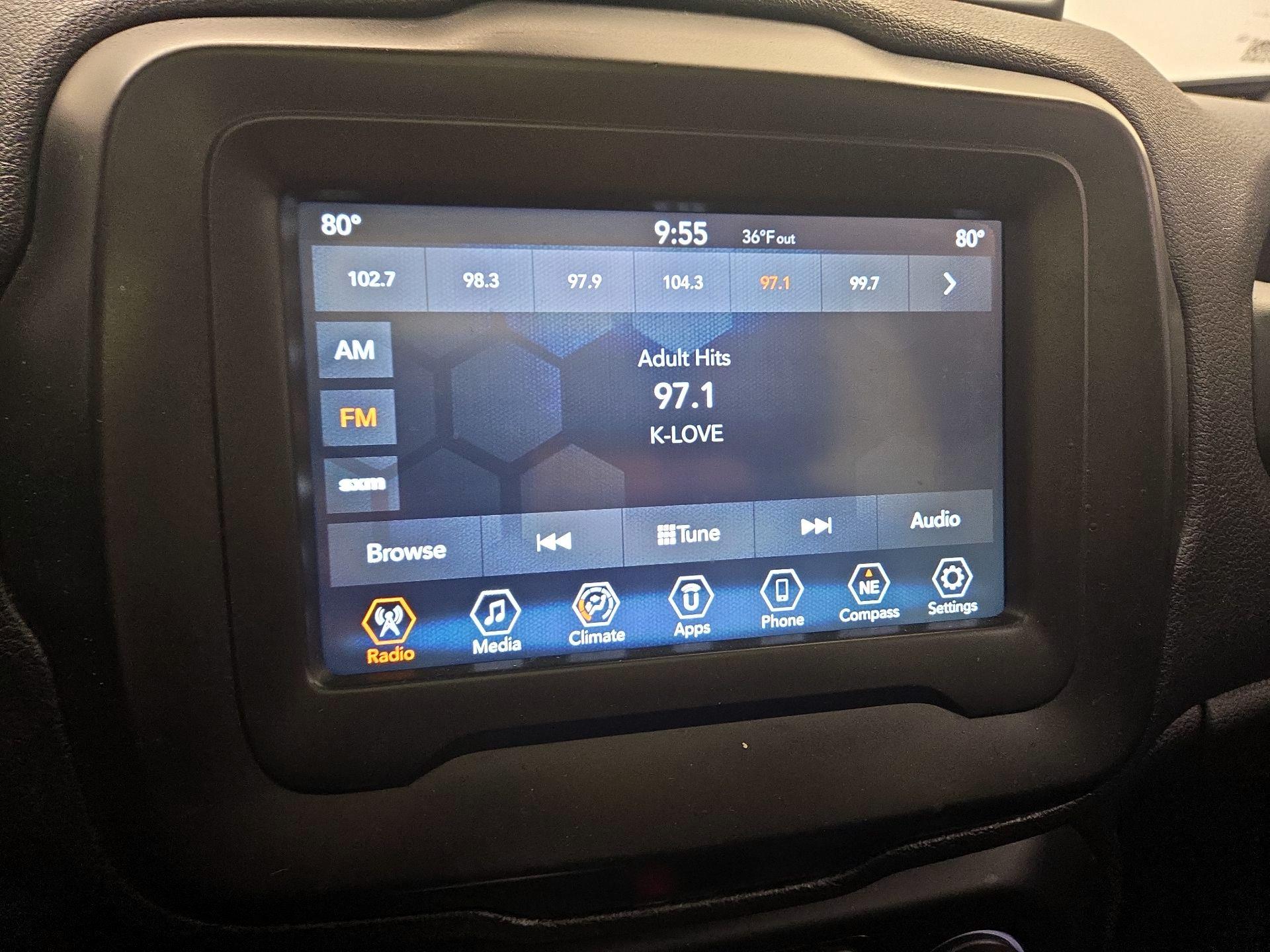 Thumbnail: 2018 Jeep Renegade - 15