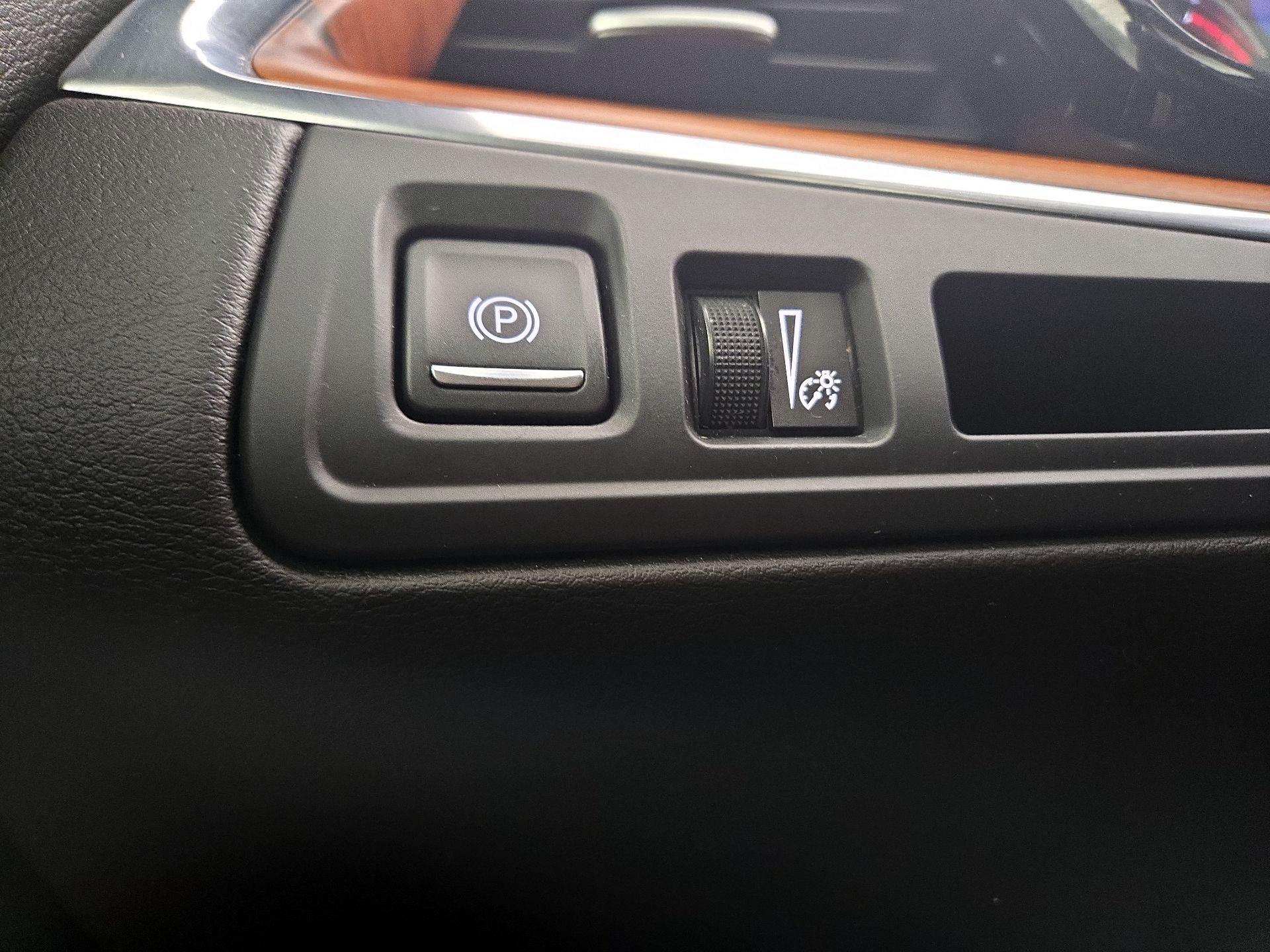 Thumbnail: 2020 Cadillac XT5 - 13