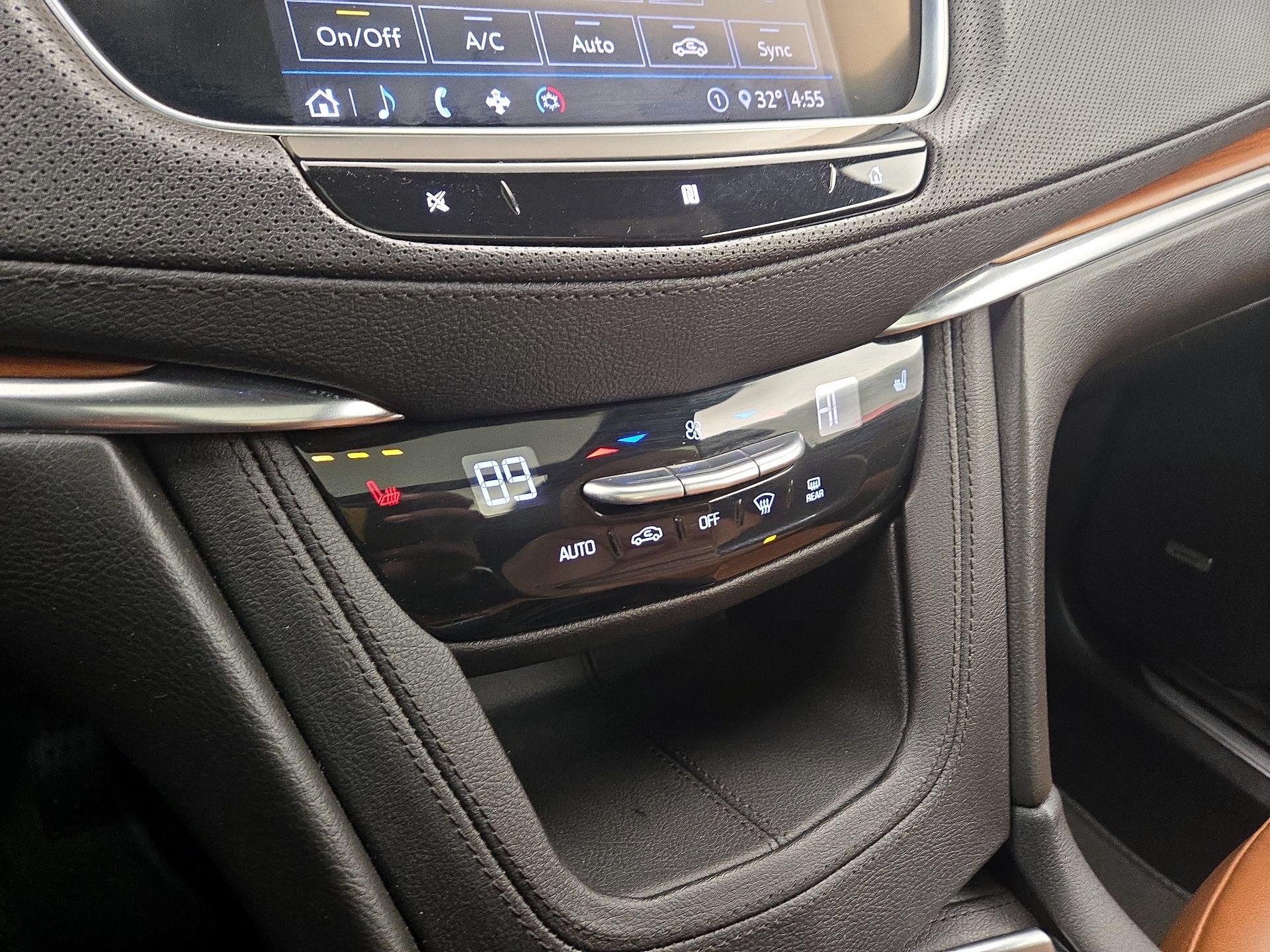 Thumbnail: 2020 Cadillac XT5 - 16