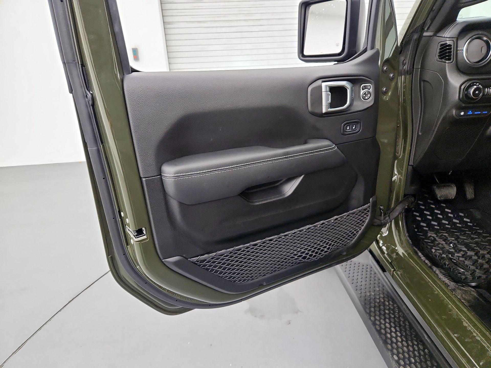 Thumbnail: 2022 Jeep Wrangler - 12