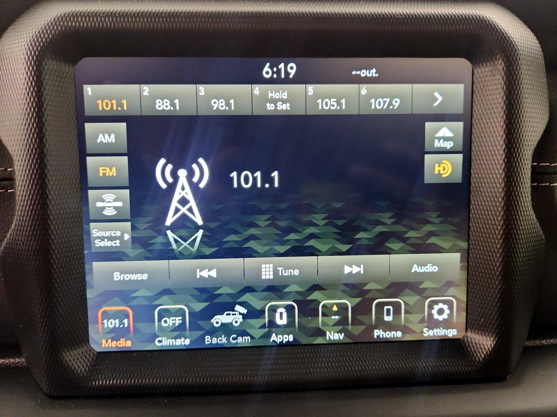 Thumbnail: 2022 Jeep Wrangler - 15