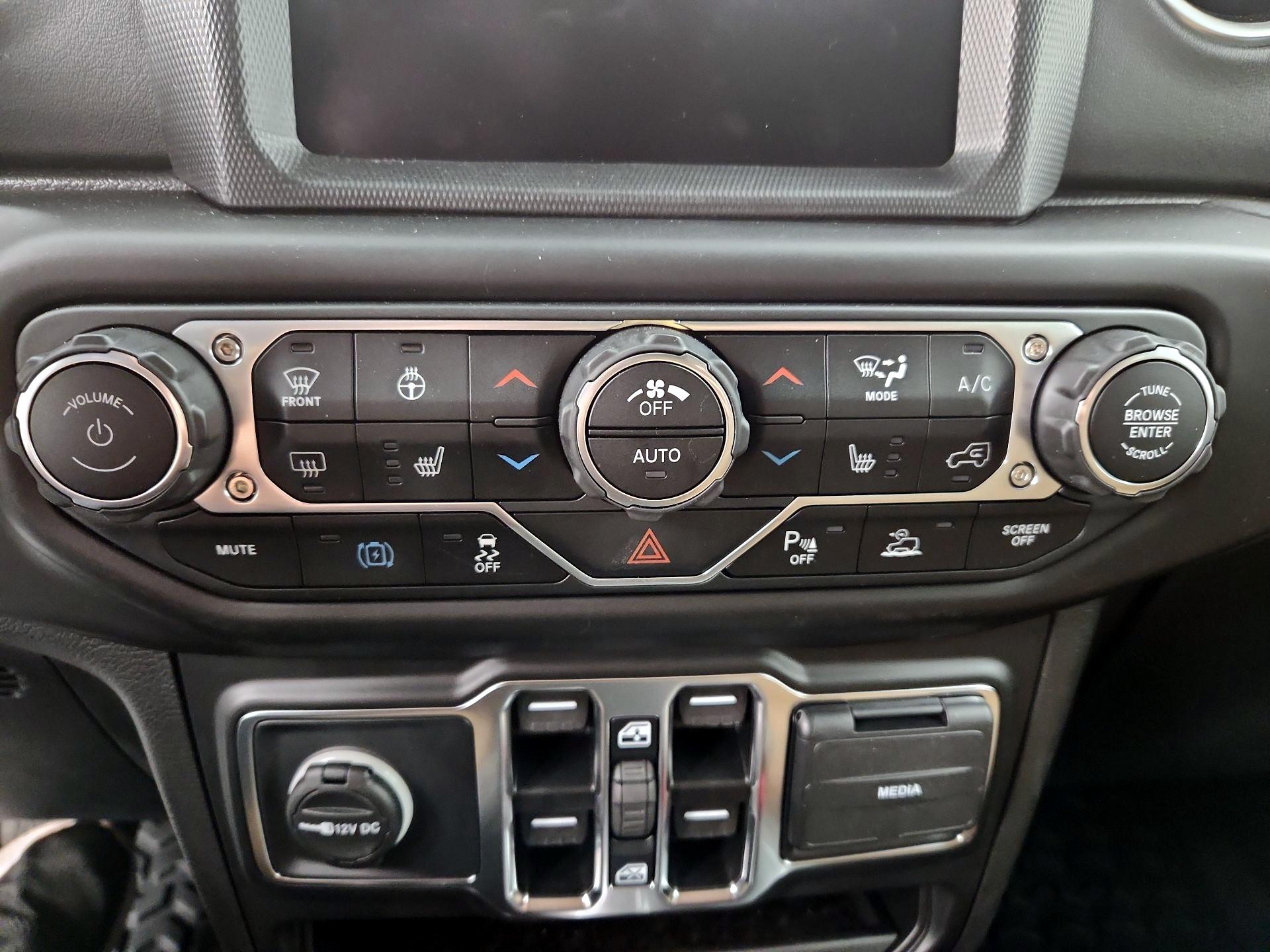 Thumbnail: 2022 Jeep Wrangler - 16