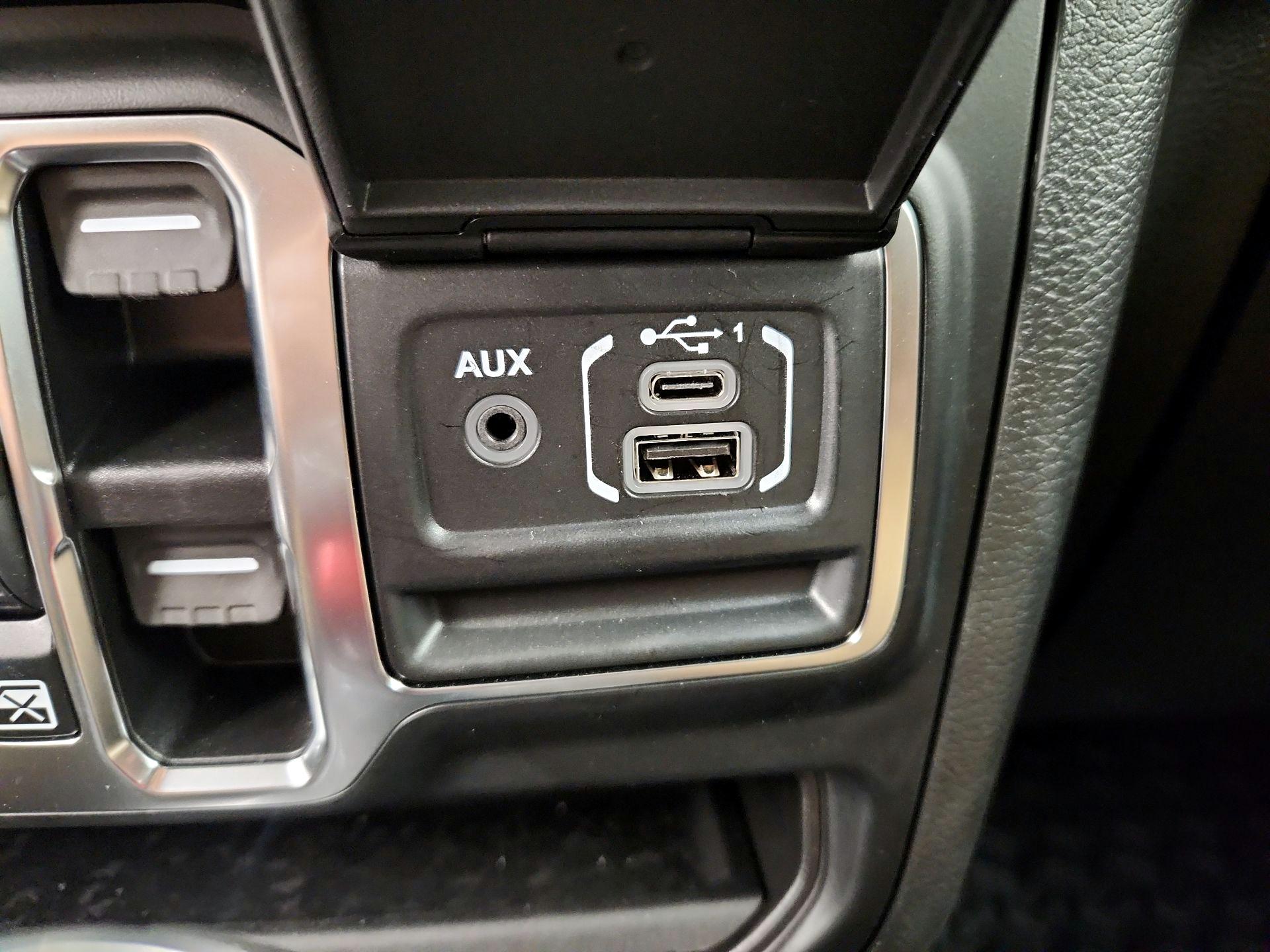 Thumbnail: 2022 Jeep Wrangler - 18