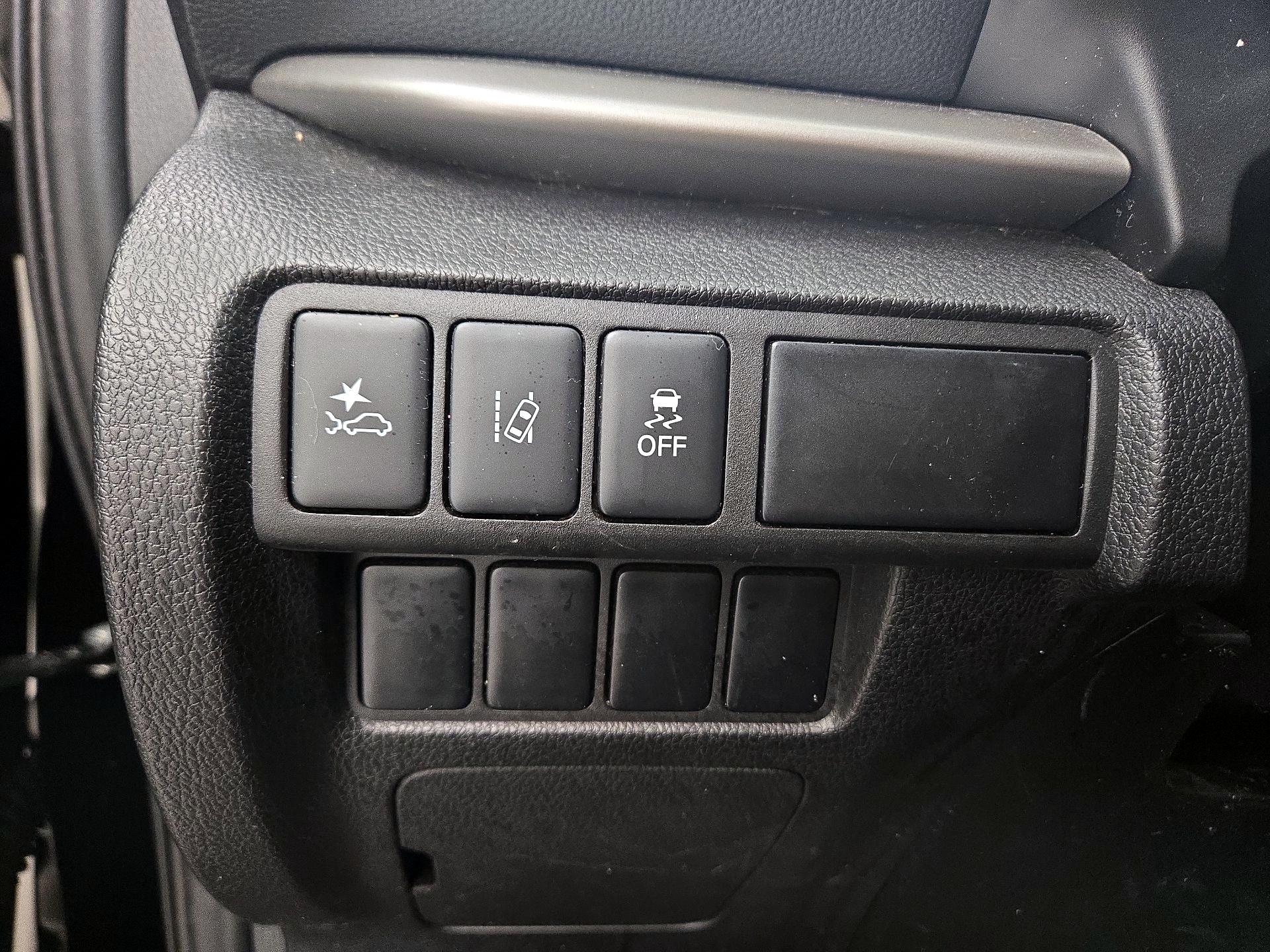 Thumbnail: 2023 Mitsubishi Eclipse Cross - 13