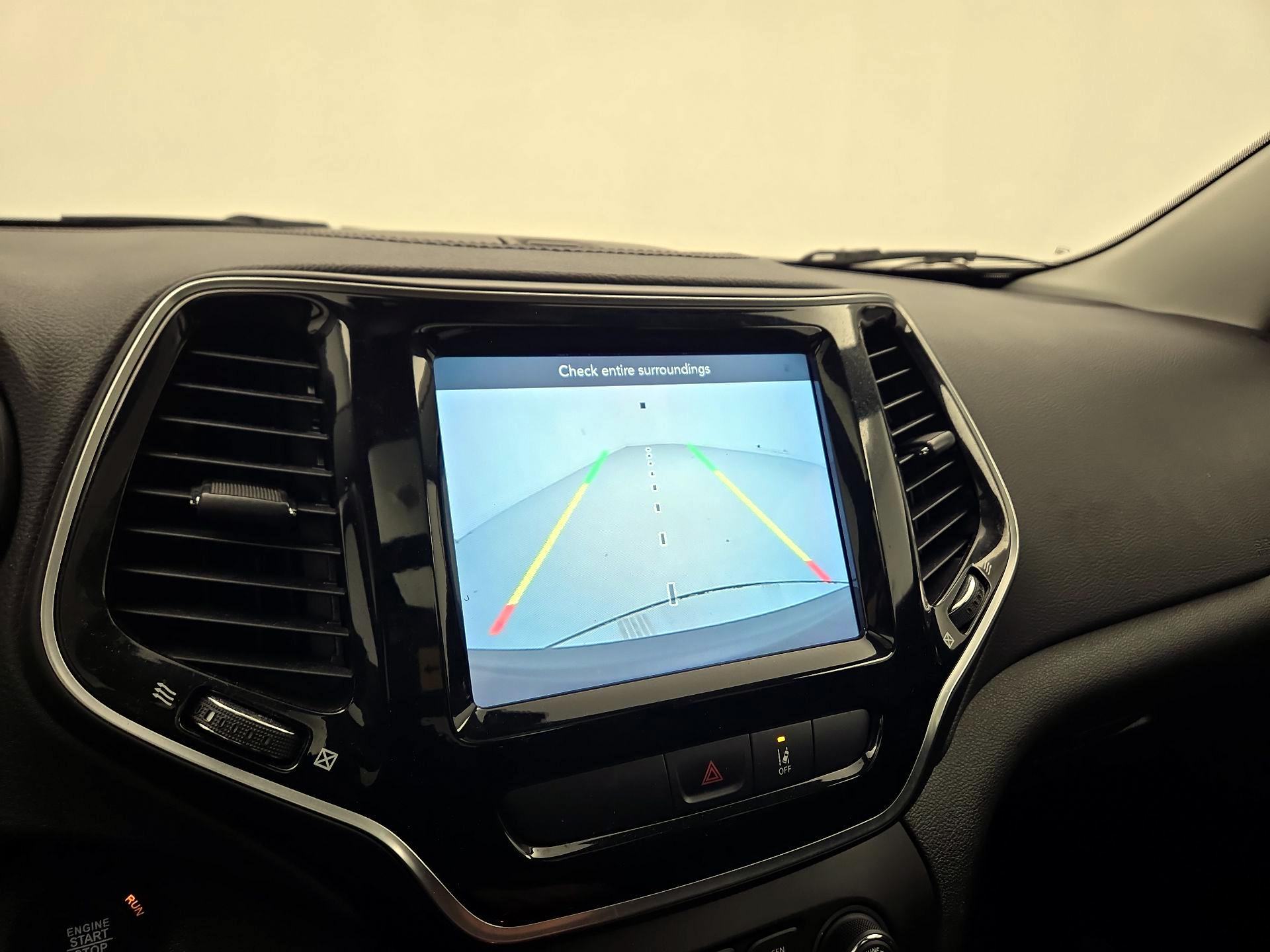 Thumbnail: 2022 Jeep Cherokee - 14