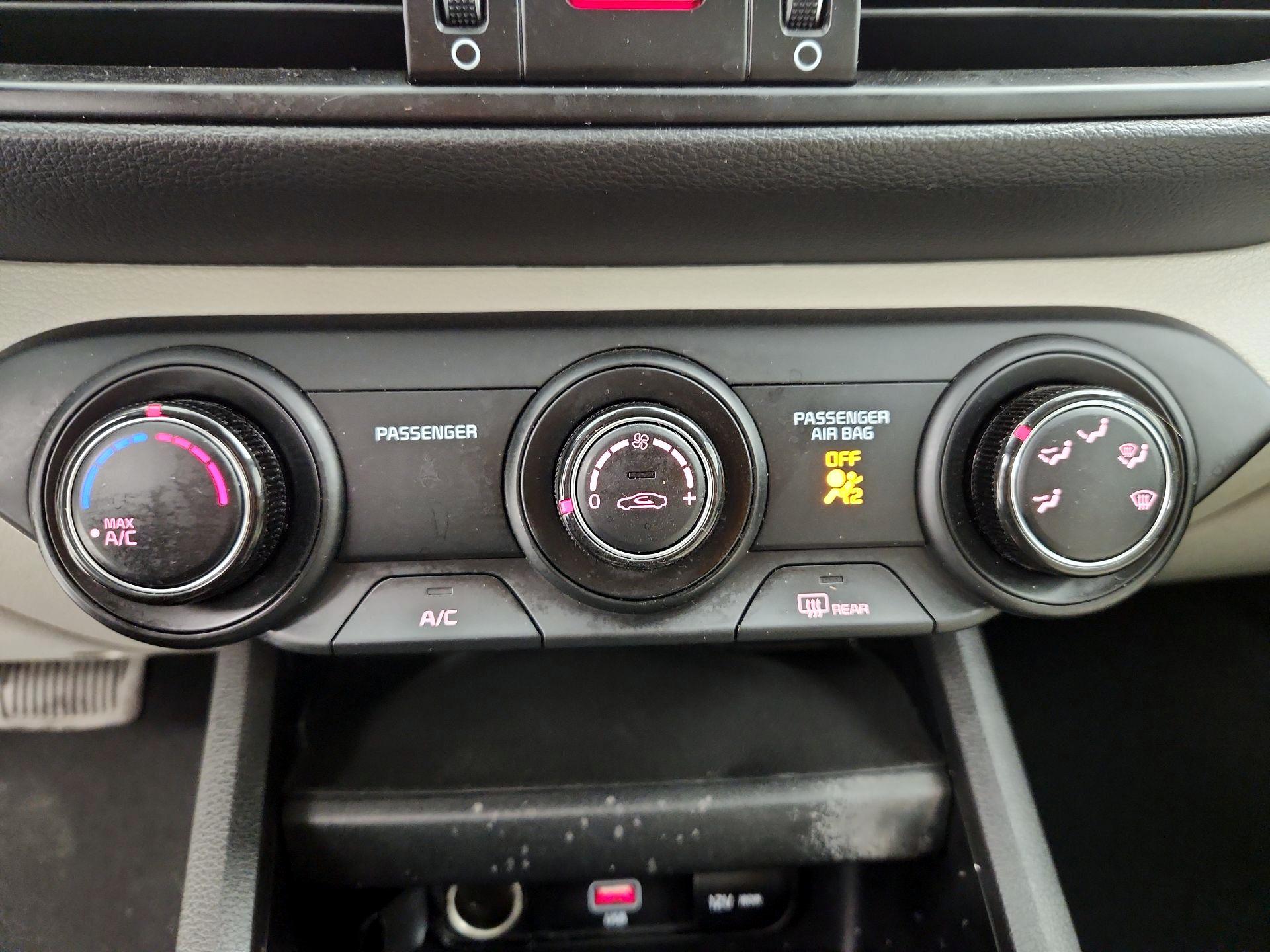 Thumbnail: 2023 Kia Forte - 16