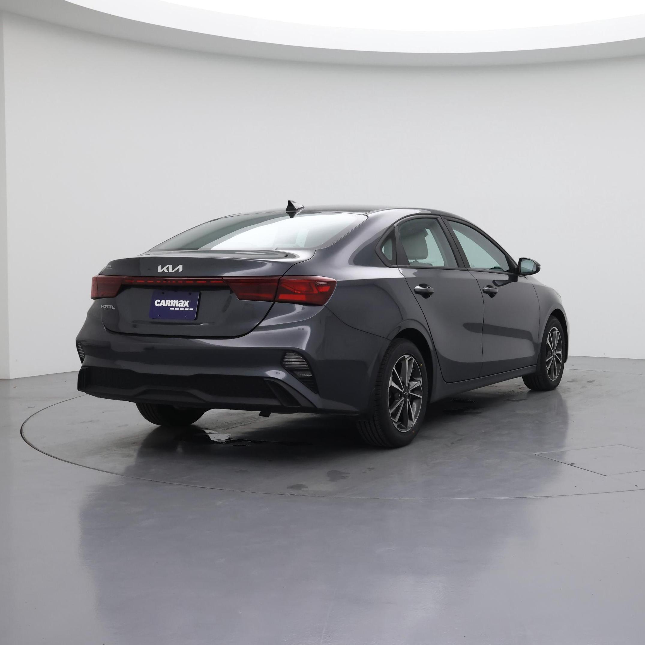 Thumbnail: 2023 Kia Forte - 8