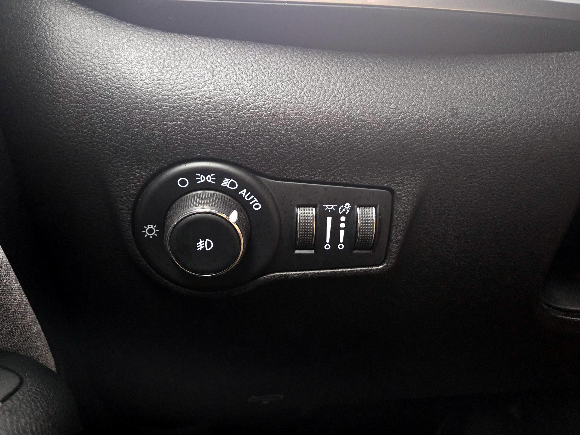 Thumbnail: 2022 Jeep Compass - 13