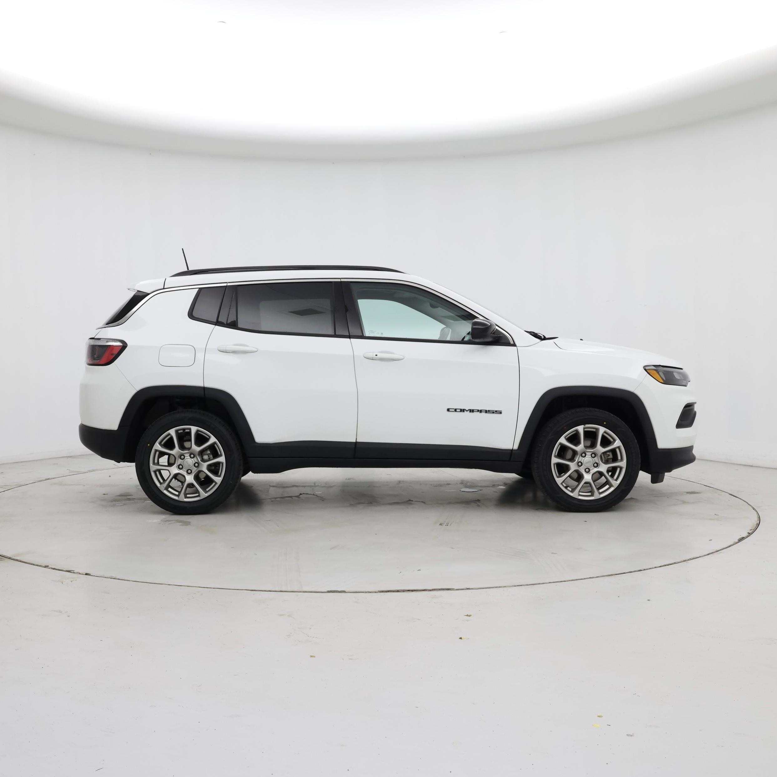 Thumbnail: 2022 Jeep Compass - 7