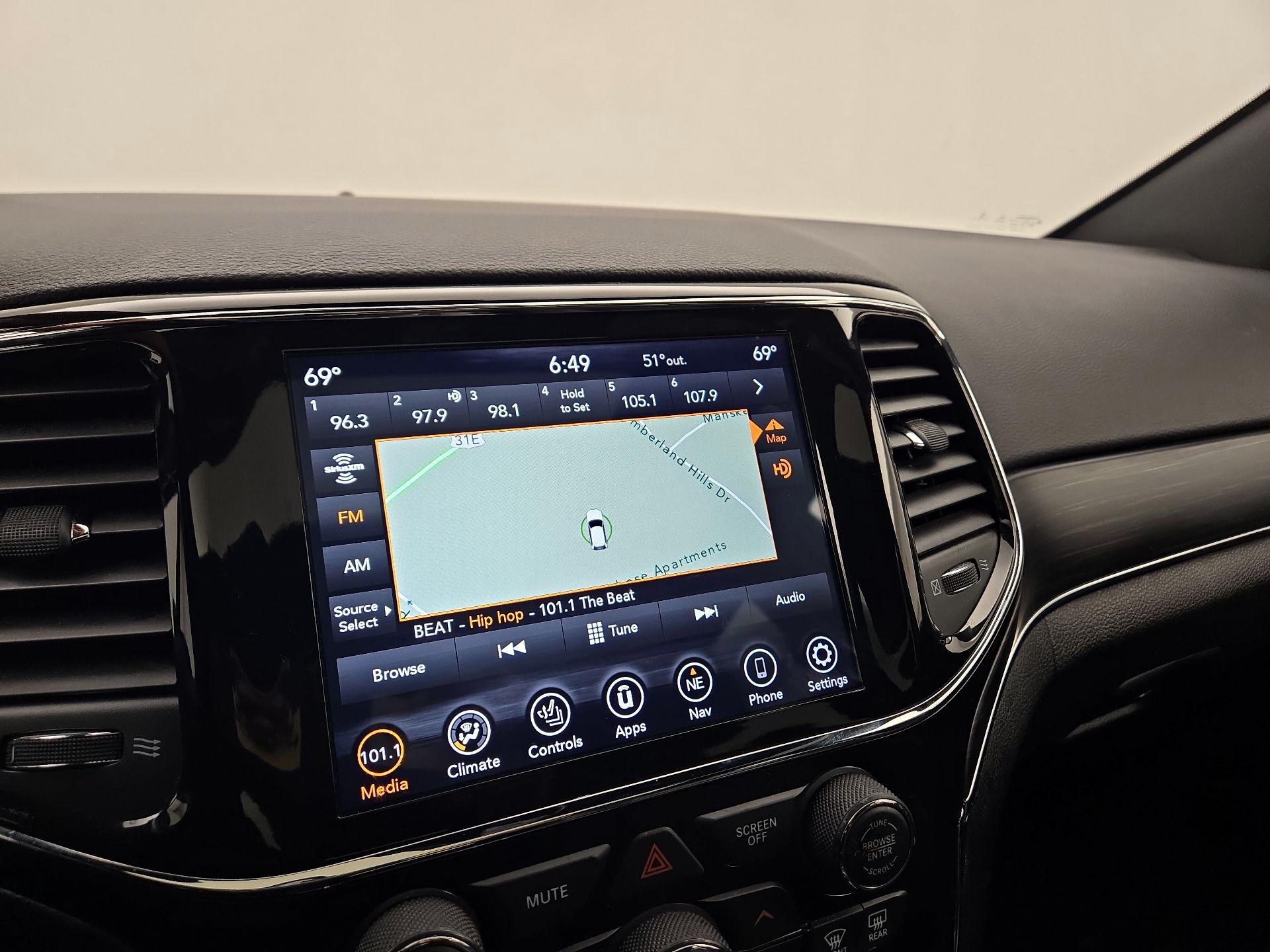 Thumbnail: 2021 Jeep Grand Cherokee - 14