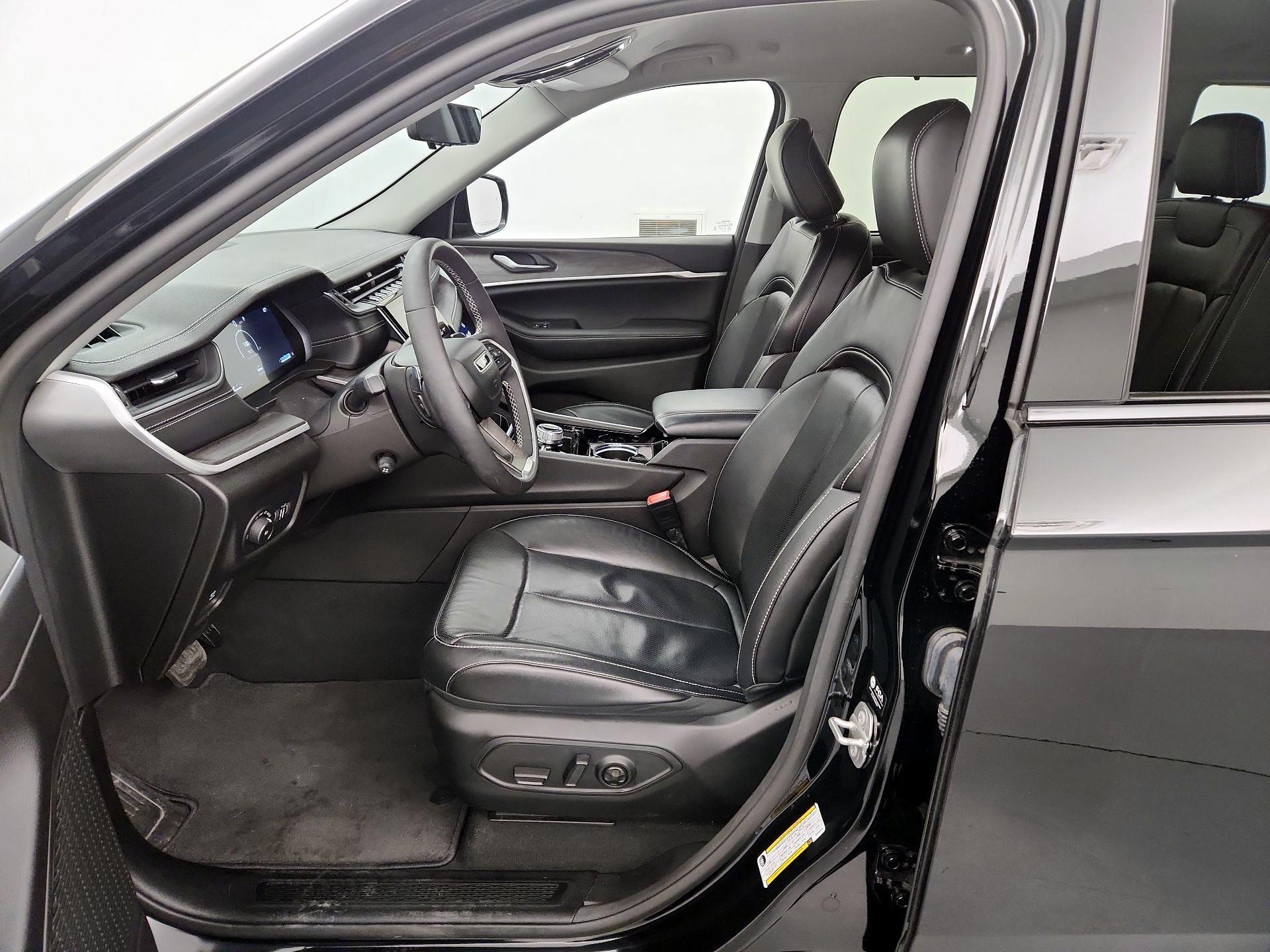 Thumbnail: 2023 Jeep Grand Cherokee - 9