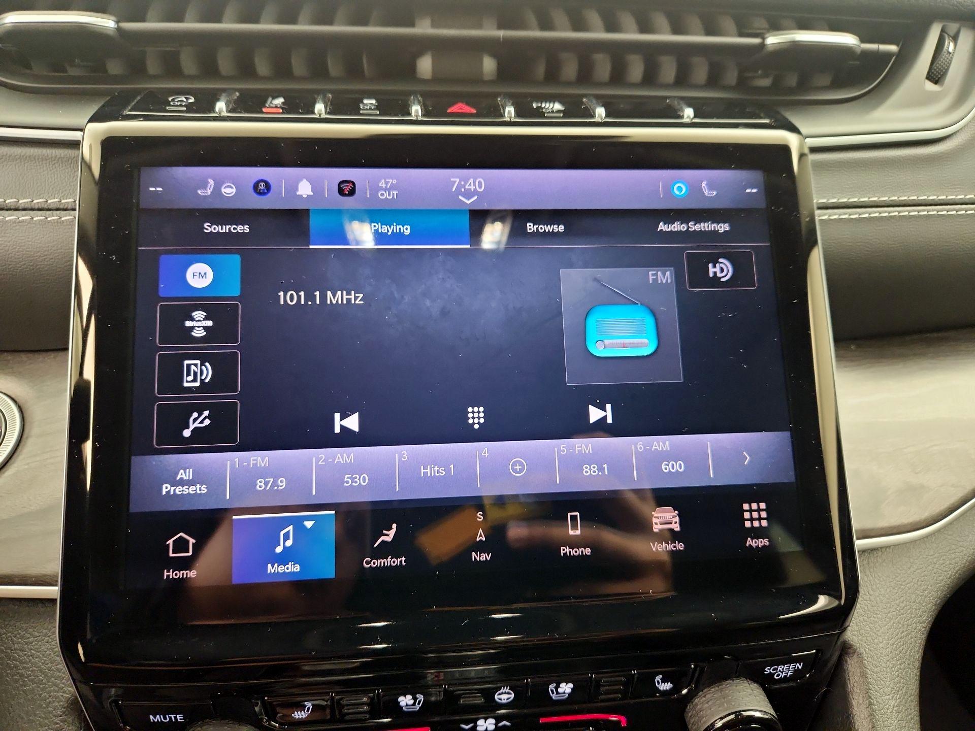 Thumbnail: 2023 Jeep Grand Cherokee - 13