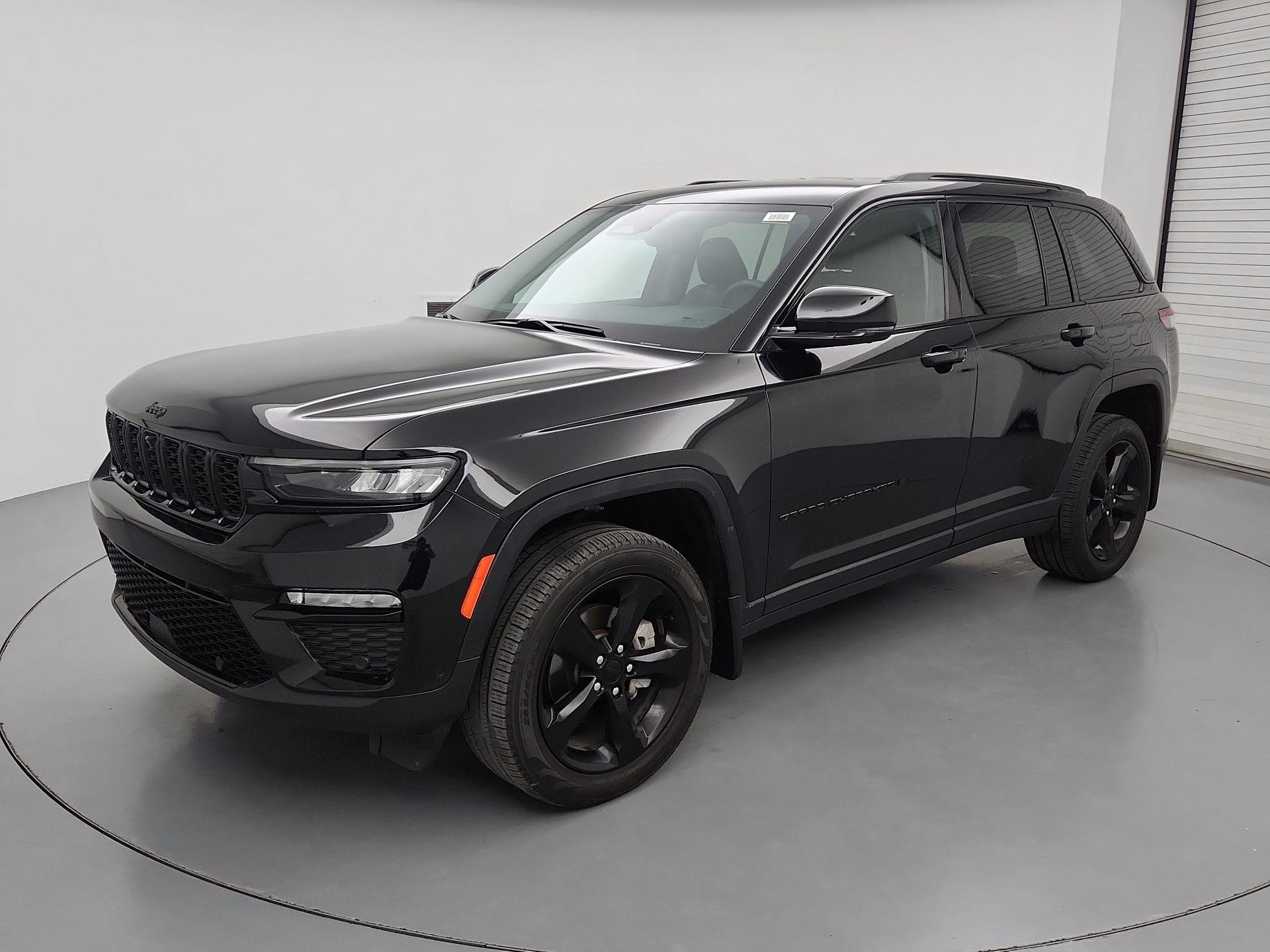 Thumbnail: 2023 Jeep Grand Cherokee - 3