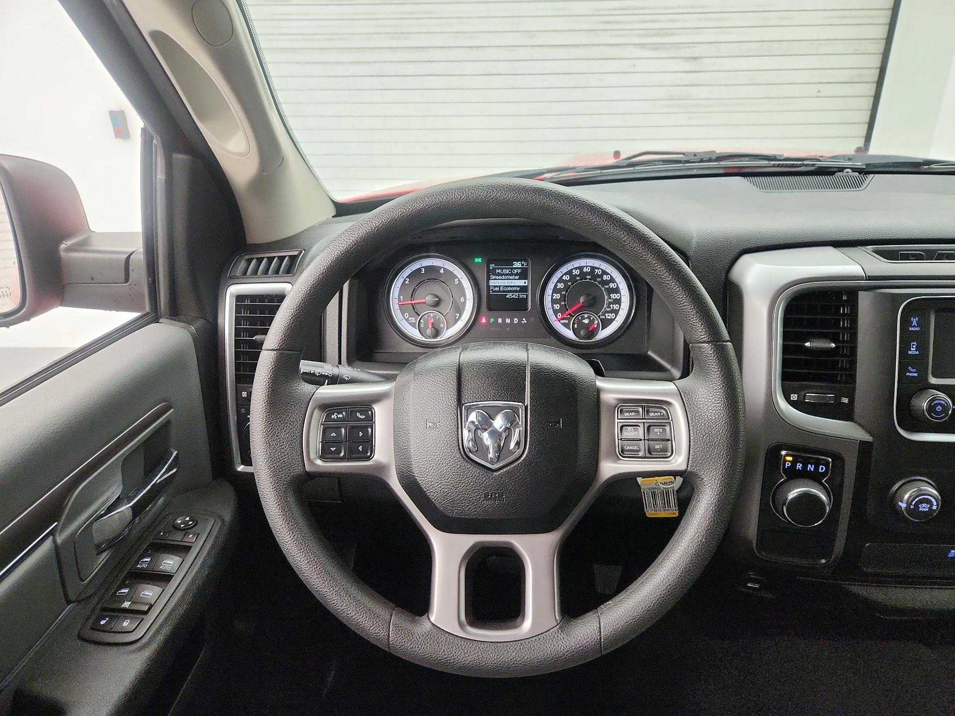 Thumbnail: 2022 RAM 1500 Classic - 10