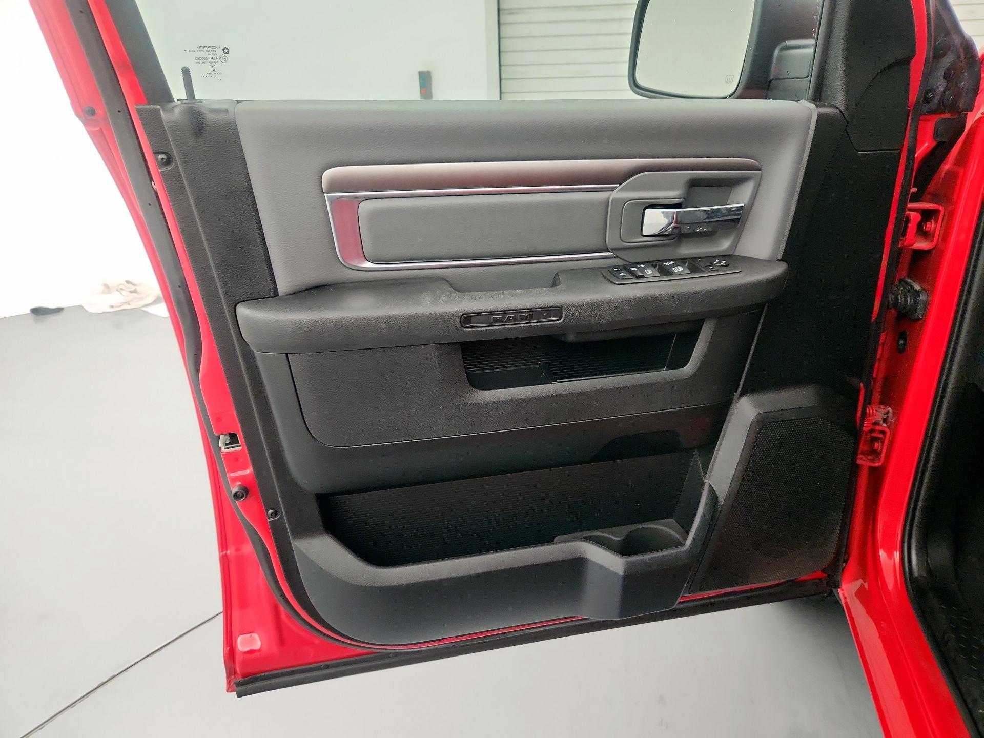 Thumbnail: 2022 RAM 1500 Classic - 12