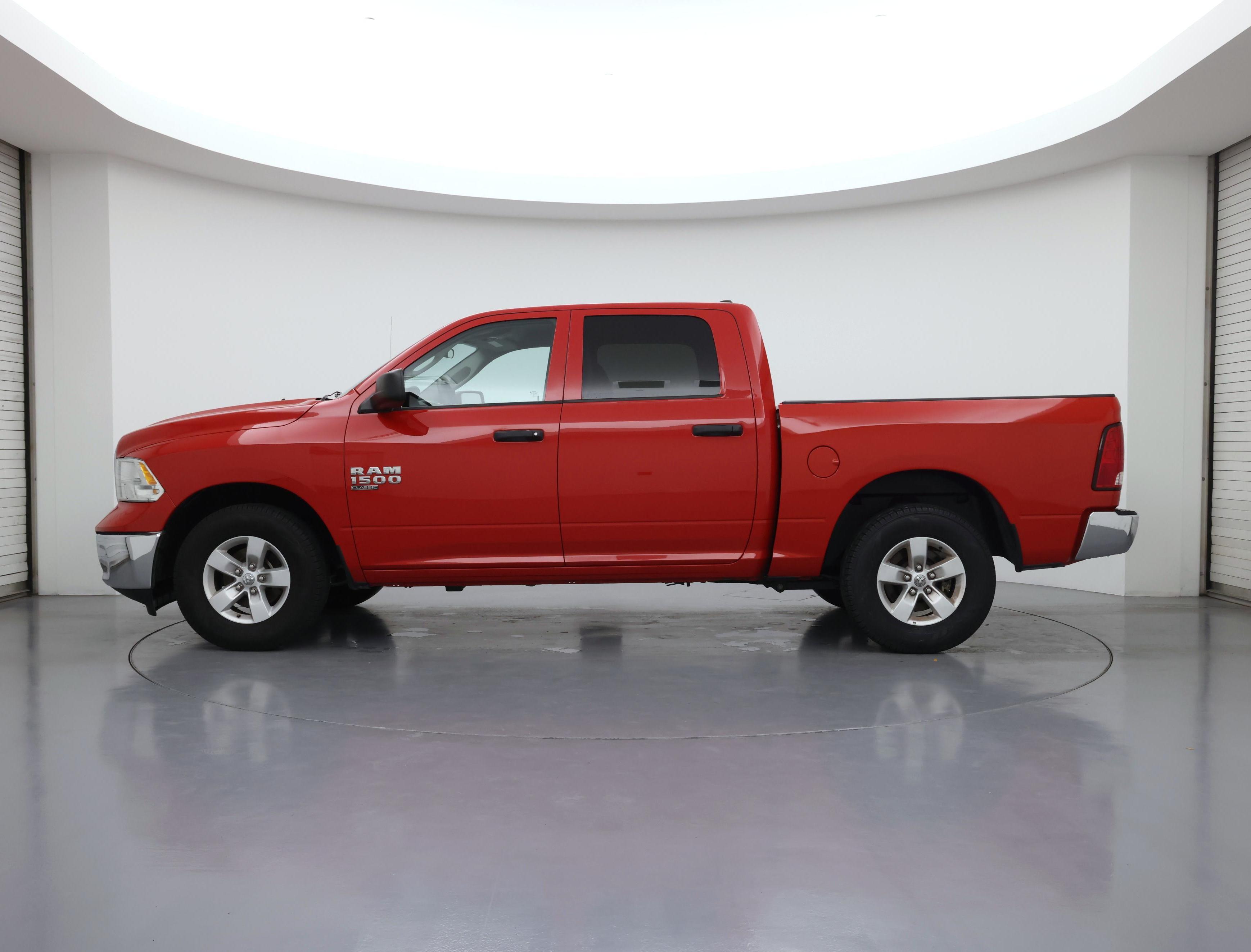 Thumbnail: 2022 RAM 1500 Classic - 3