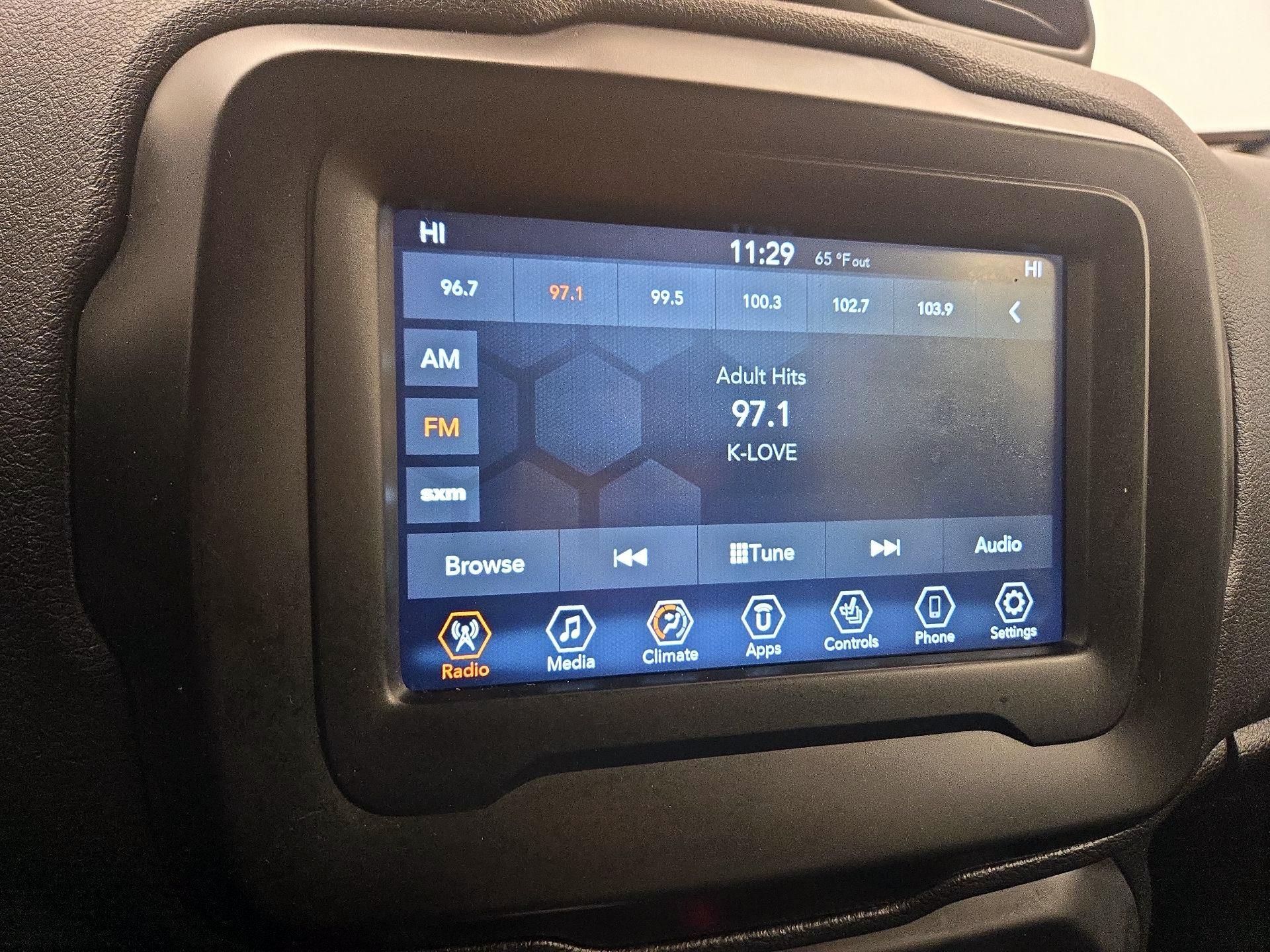 Thumbnail: 2021 Jeep Renegade - 15