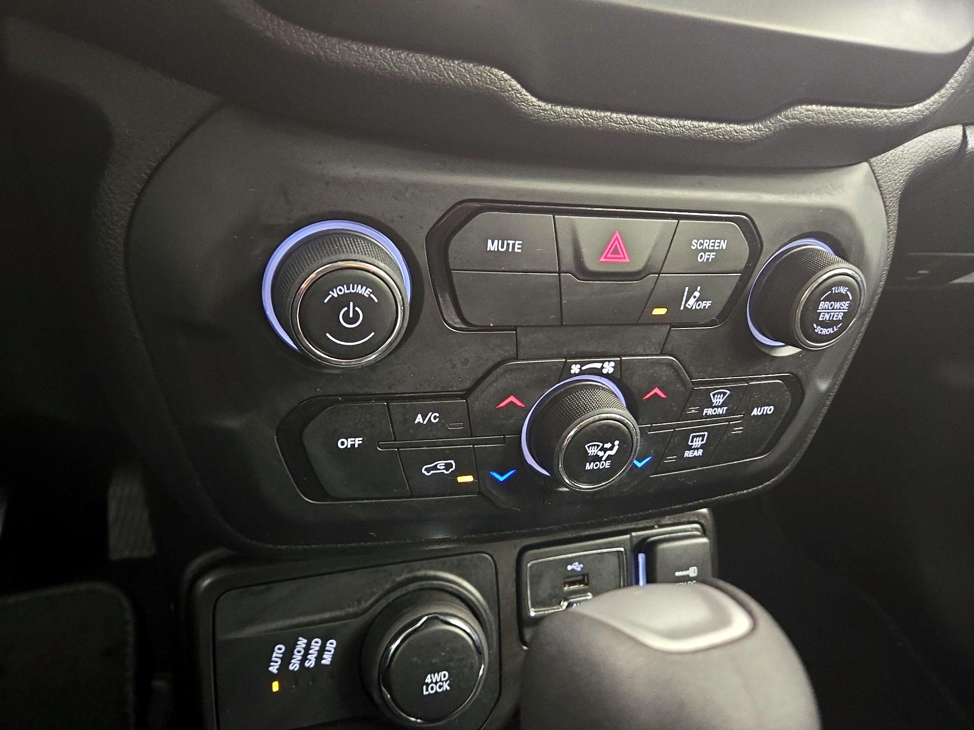 Thumbnail: 2021 Jeep Renegade - 16