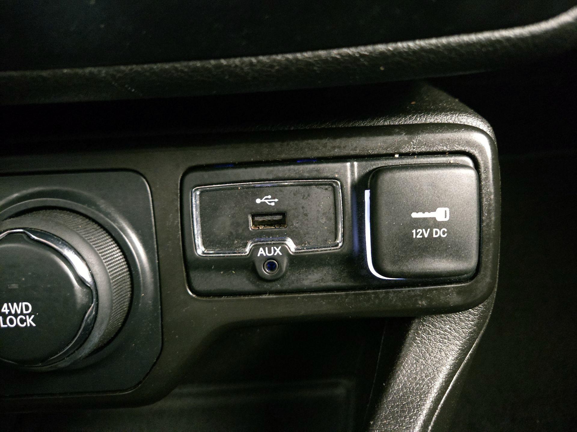 Thumbnail: 2021 Jeep Renegade - 18